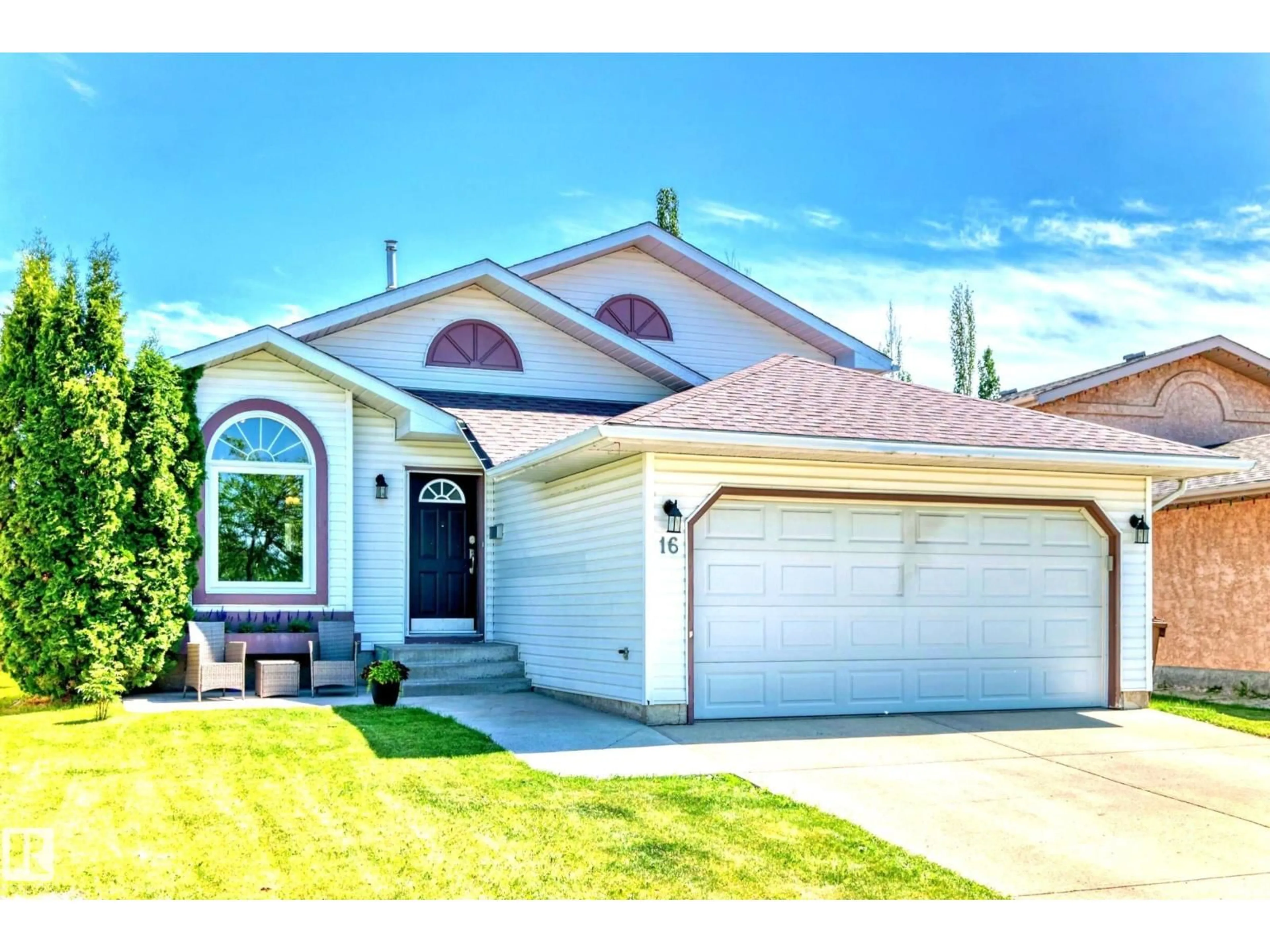 Home with vinyl exterior material, street for 16 DESMARAIS CR, St. Albert Alberta T8N5X7