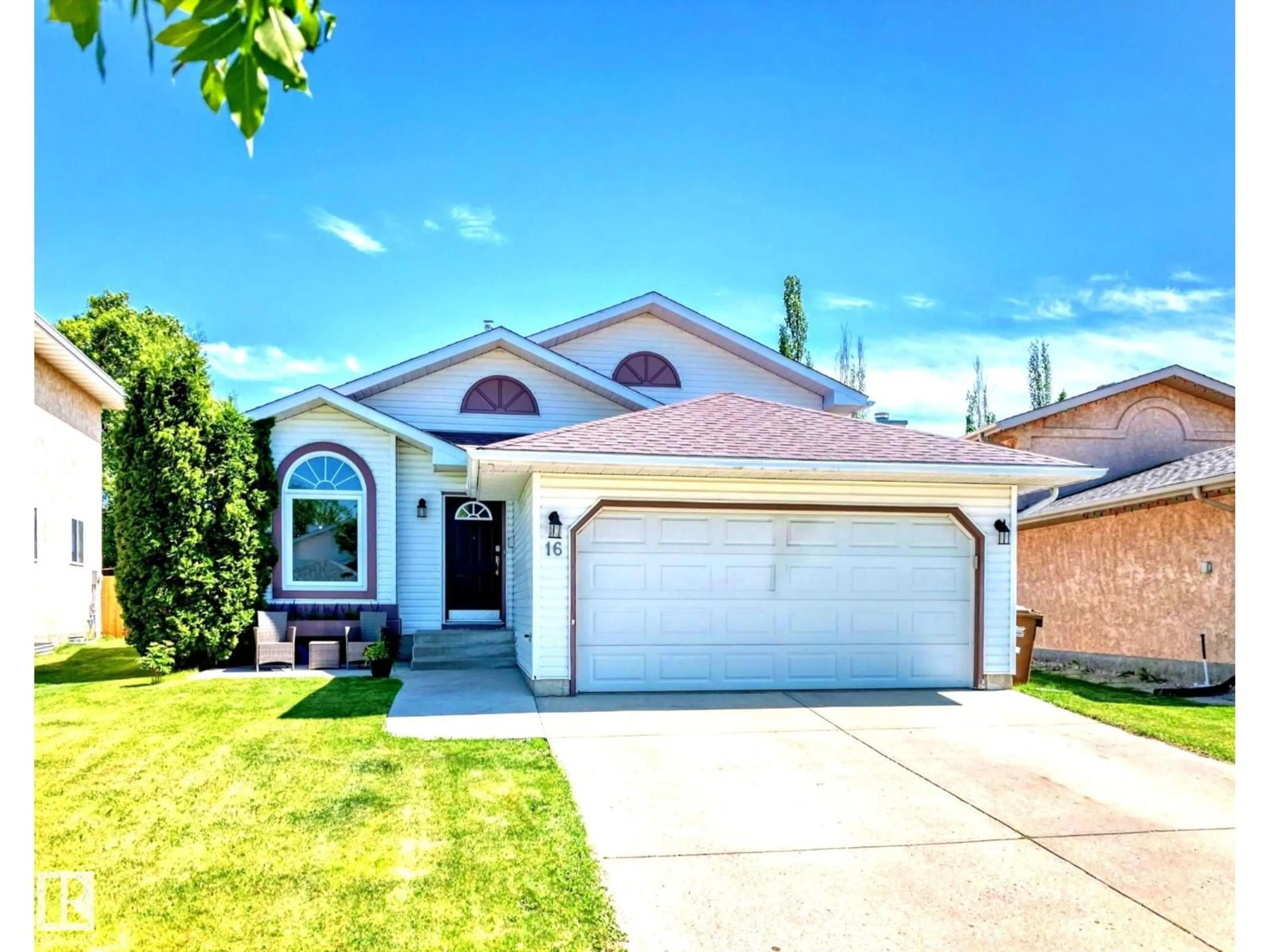 Home with vinyl exterior material, street for 16 DESMARAIS CR, St. Albert Alberta T8N5X7