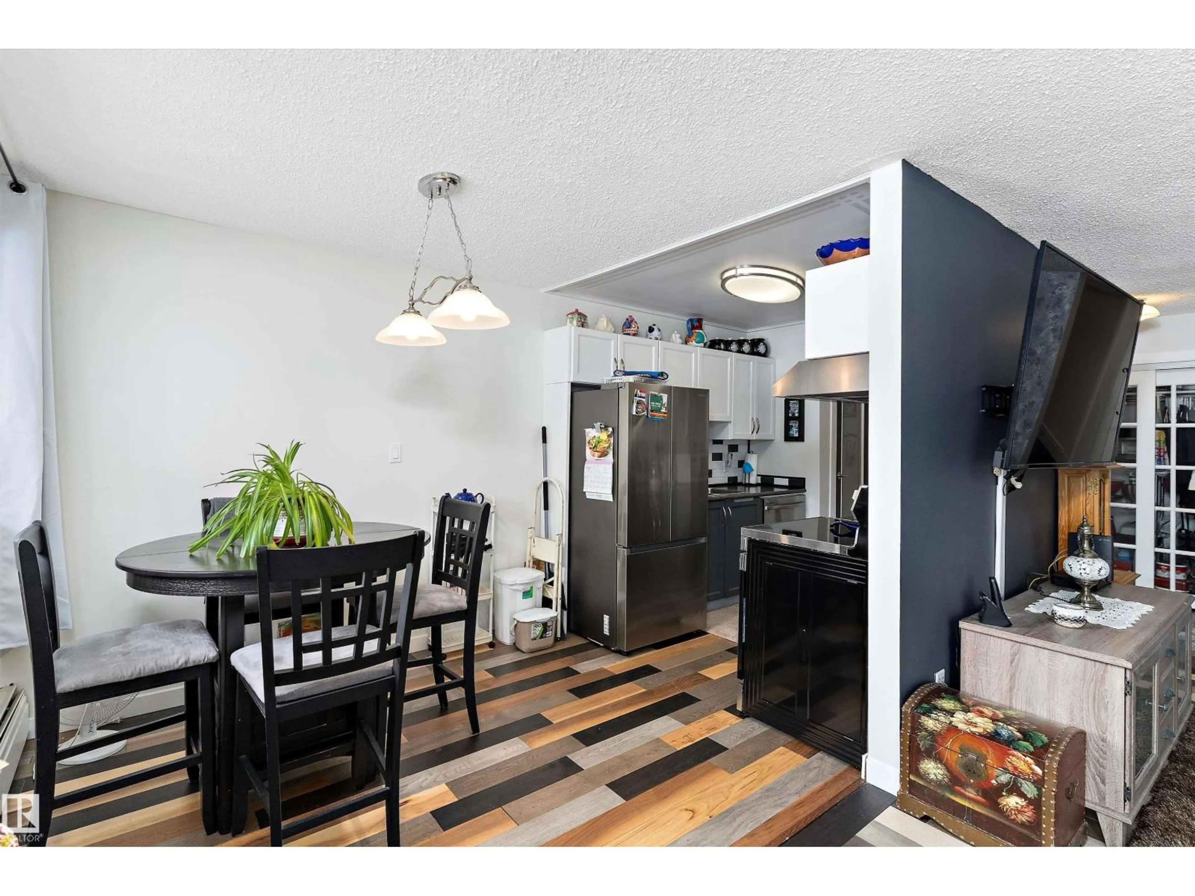 Open concept kitchen, unknown for #3 - 13450 FORT RD, Edmonton Alberta T5A1C5