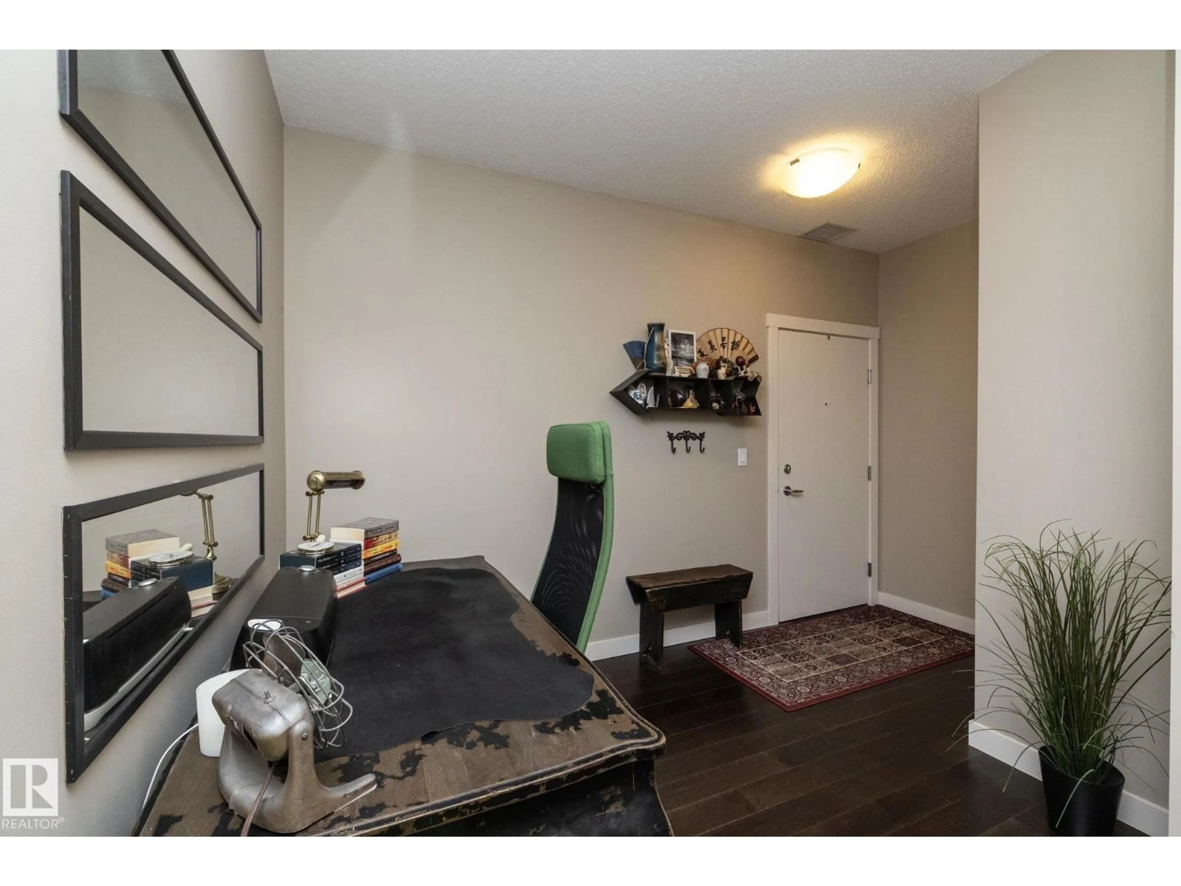 Unknown for #402 - 2207 44 AV, Edmonton Alberta T6T0T2