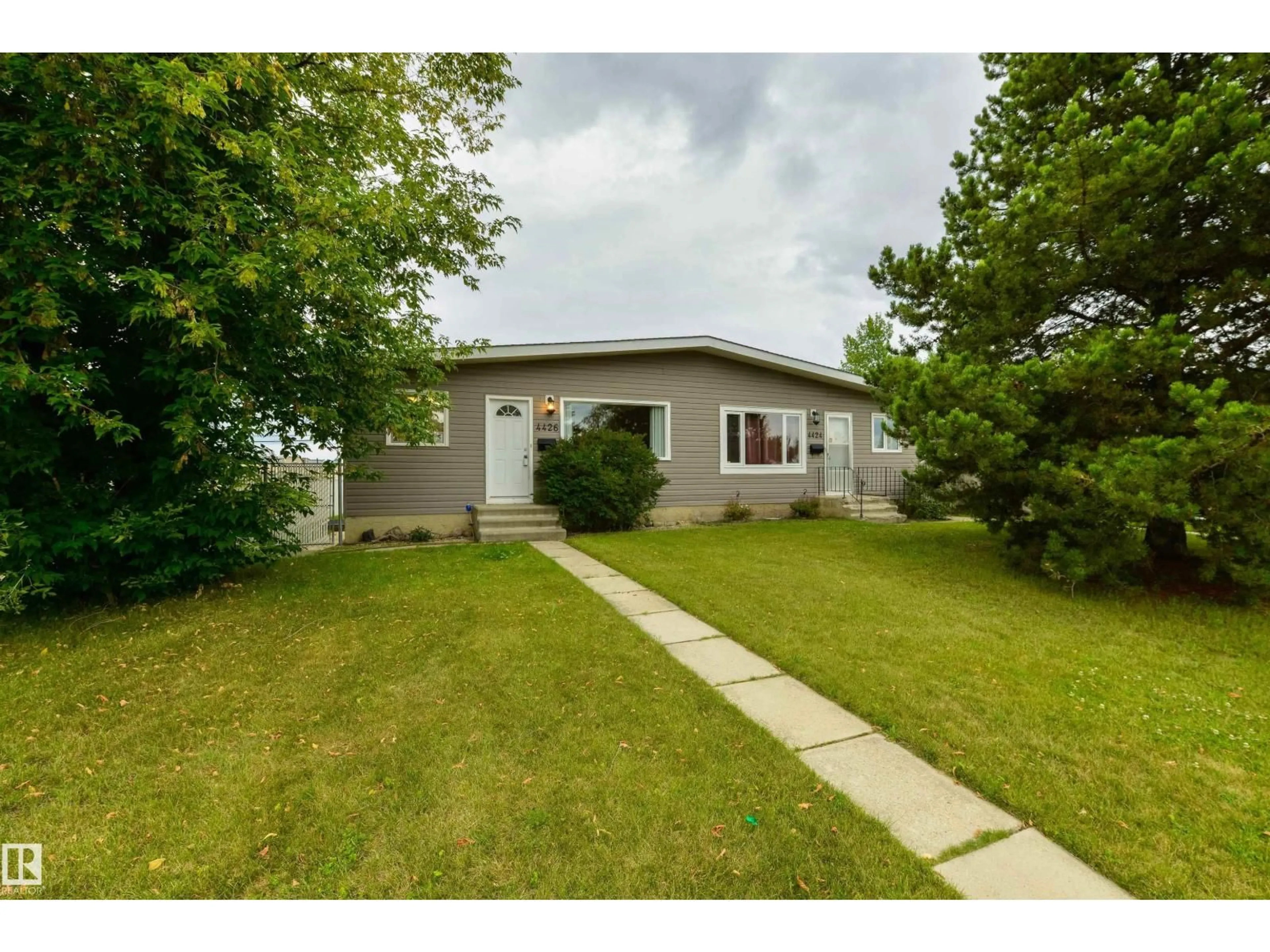 A pic from outside/outdoor area/front of a property/back of a property/a pic from drone, street for 4426 47 ST, Stony Plain Alberta T7Z1H9