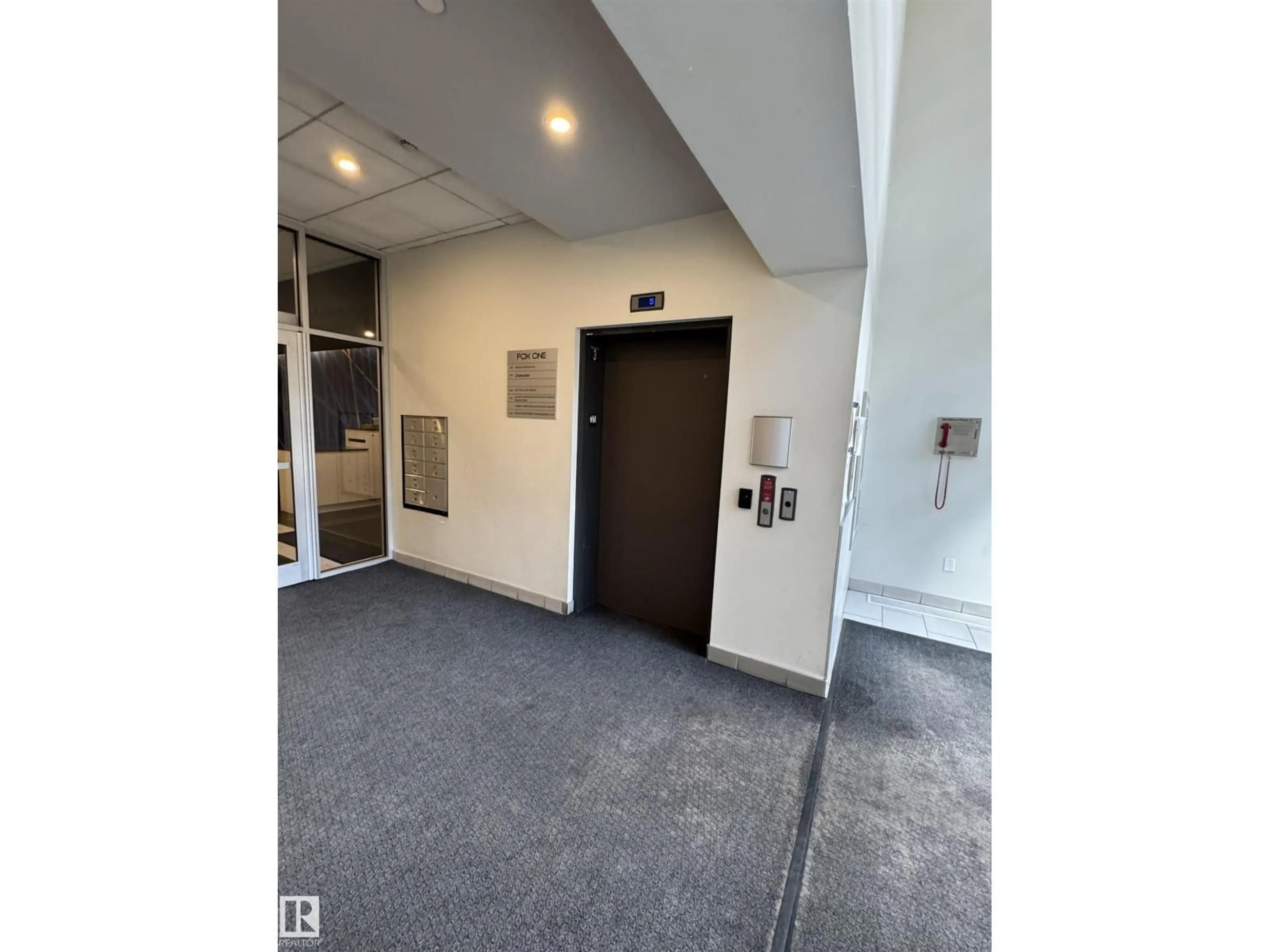Indoor foyer for 602 - 10226 104 ST NW, Edmonton Alberta T5J1B8