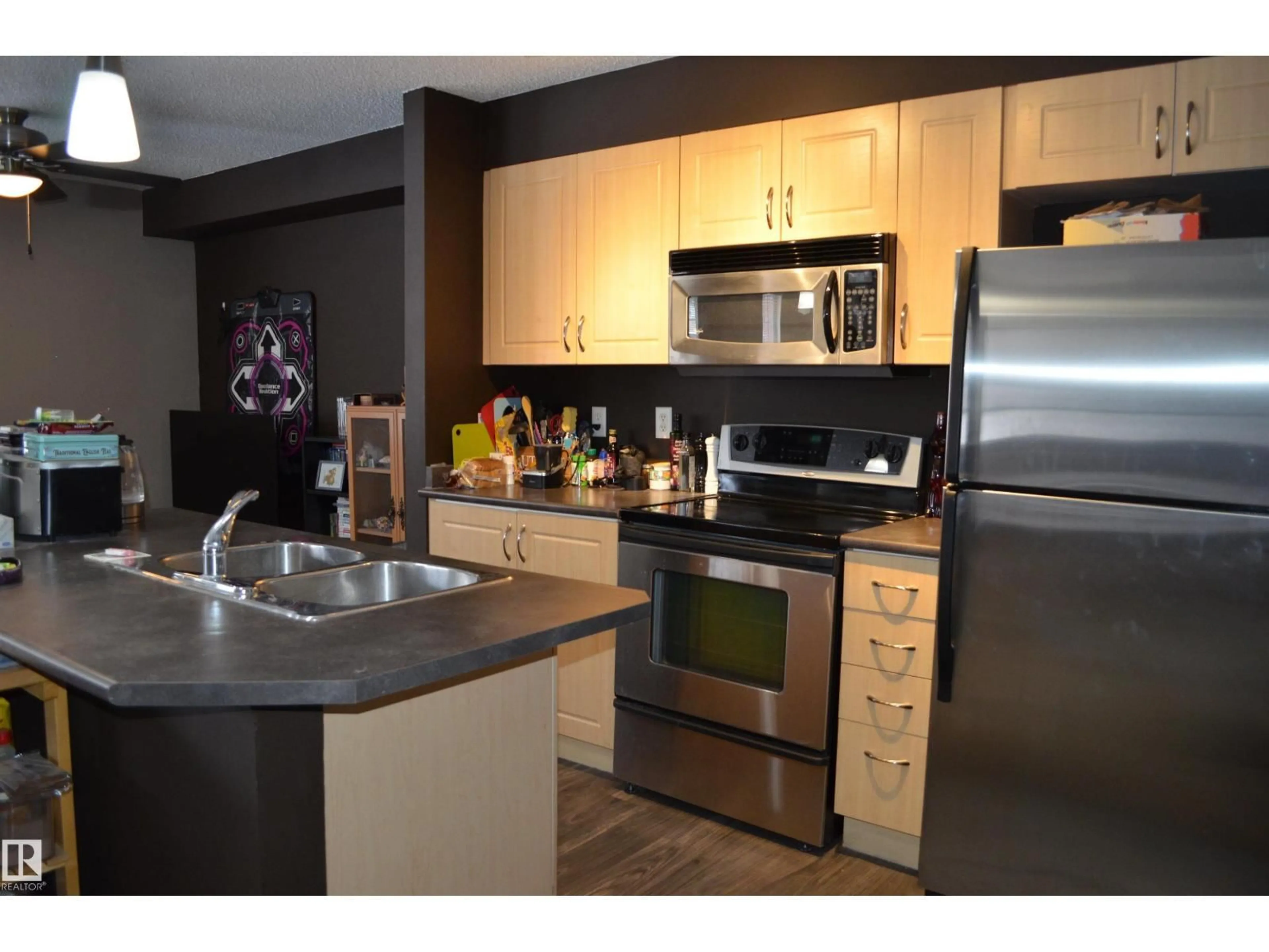 Standard kitchen, wood/laminate floor for #111 - 11445 ELLERSLIE RD, Edmonton Alberta T6W1T1