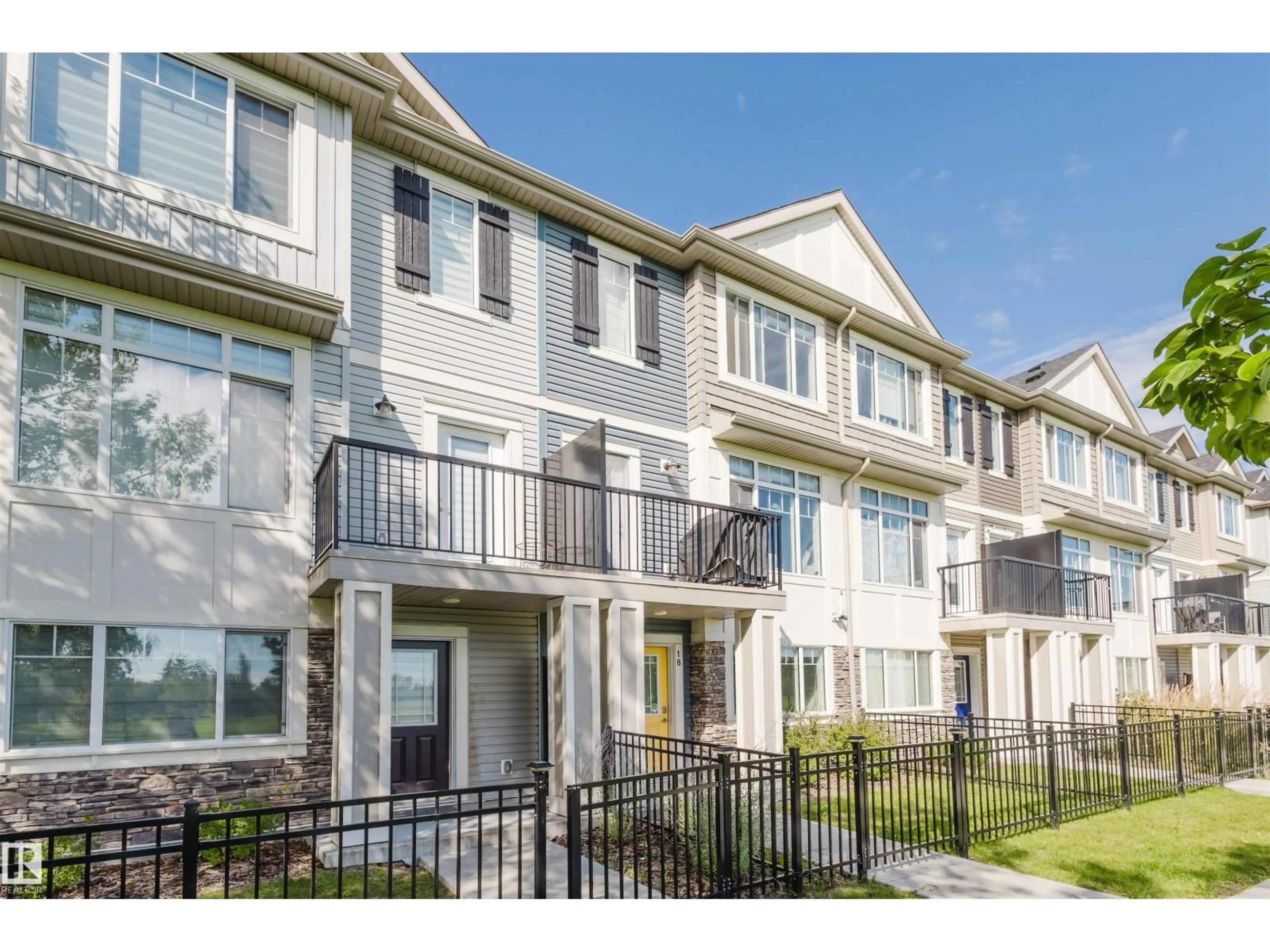 Unknown for NW - #18 11373 12 AV, Edmonton Alberta T6J5V2