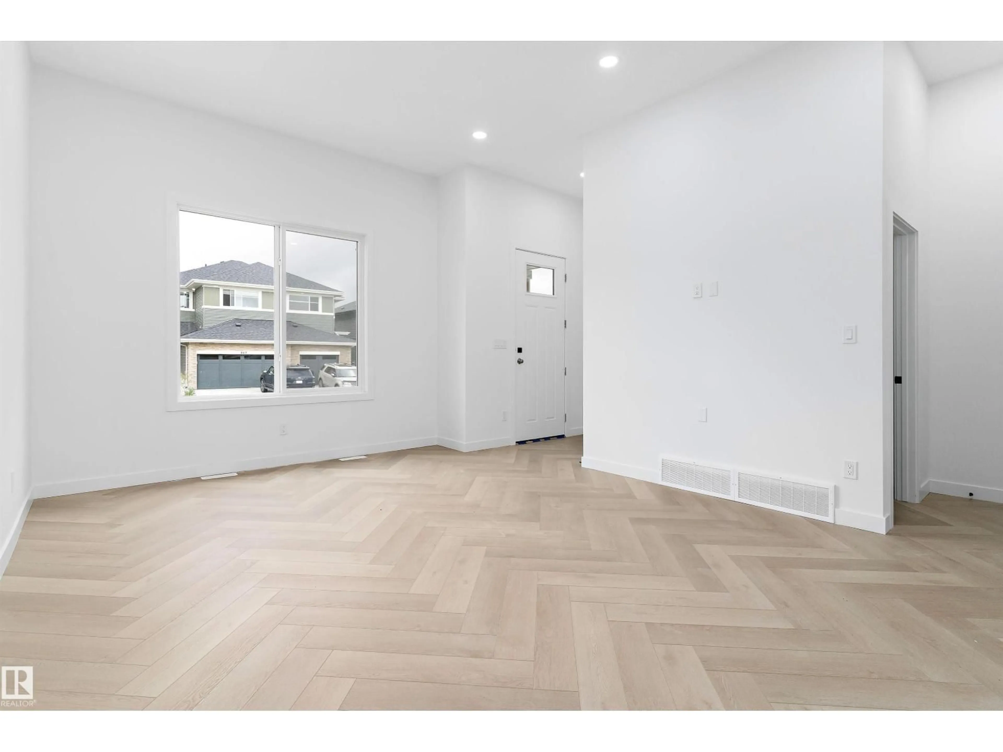 A pic of a room for 838 NORTHERN HARRIER LN, Edmonton Alberta T5R2V5