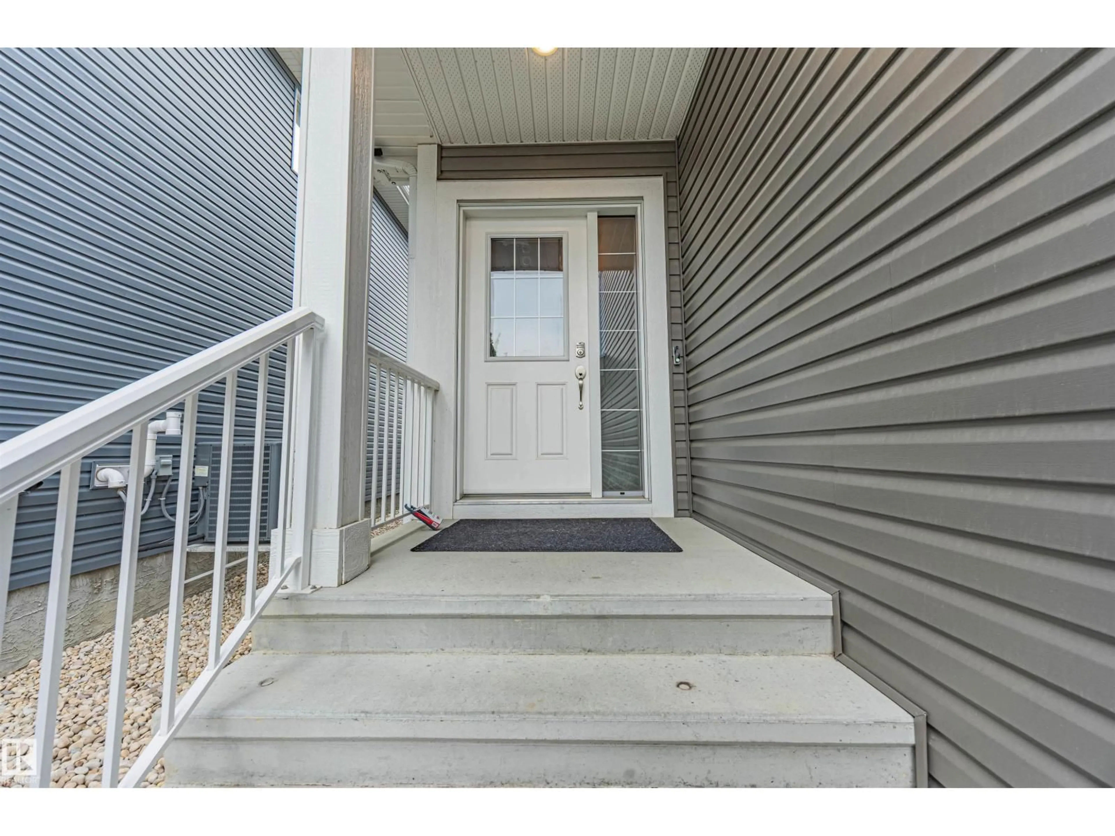 Indoor entryway for 387 SIMPKINS WD, Leduc Alberta T9E0Y4
