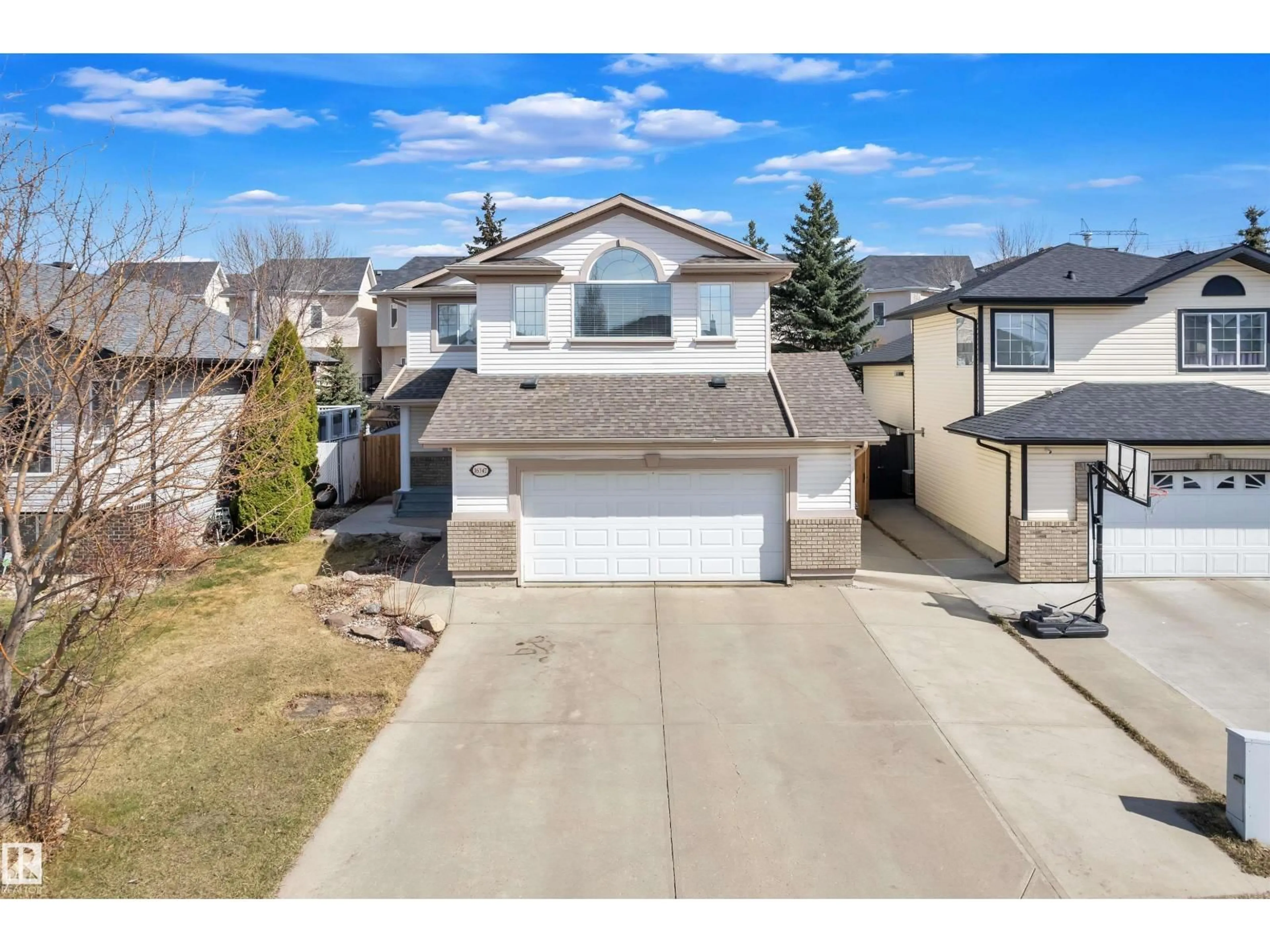 A pic from outside/outdoor area/front of a property/back of a property/a pic from drone, street for NW - 16347 87 ST, Edmonton Alberta T5Z3S2