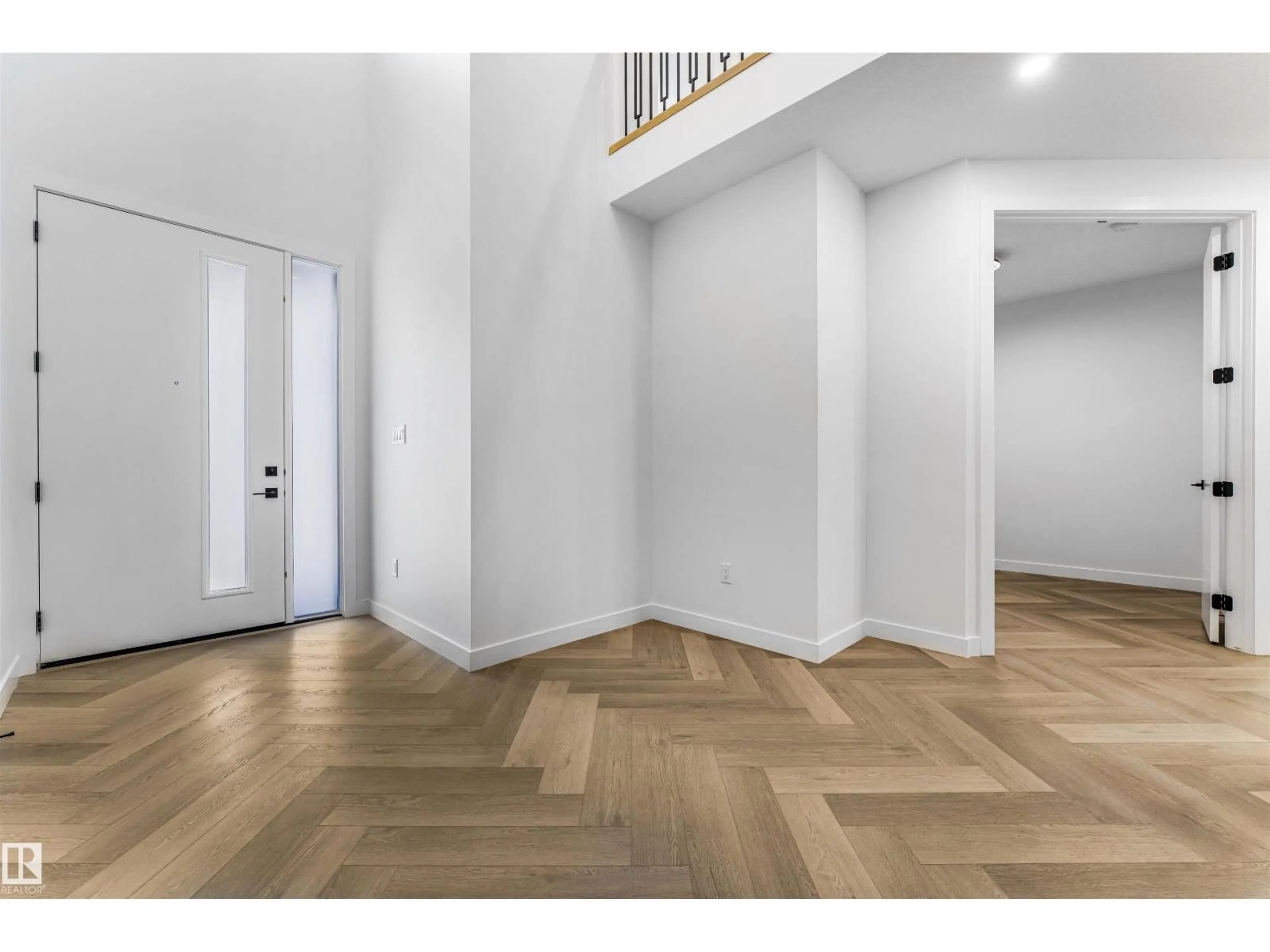 Indoor foyer for NE - 247 166 AV, Edmonton Alberta T5Y4J2
