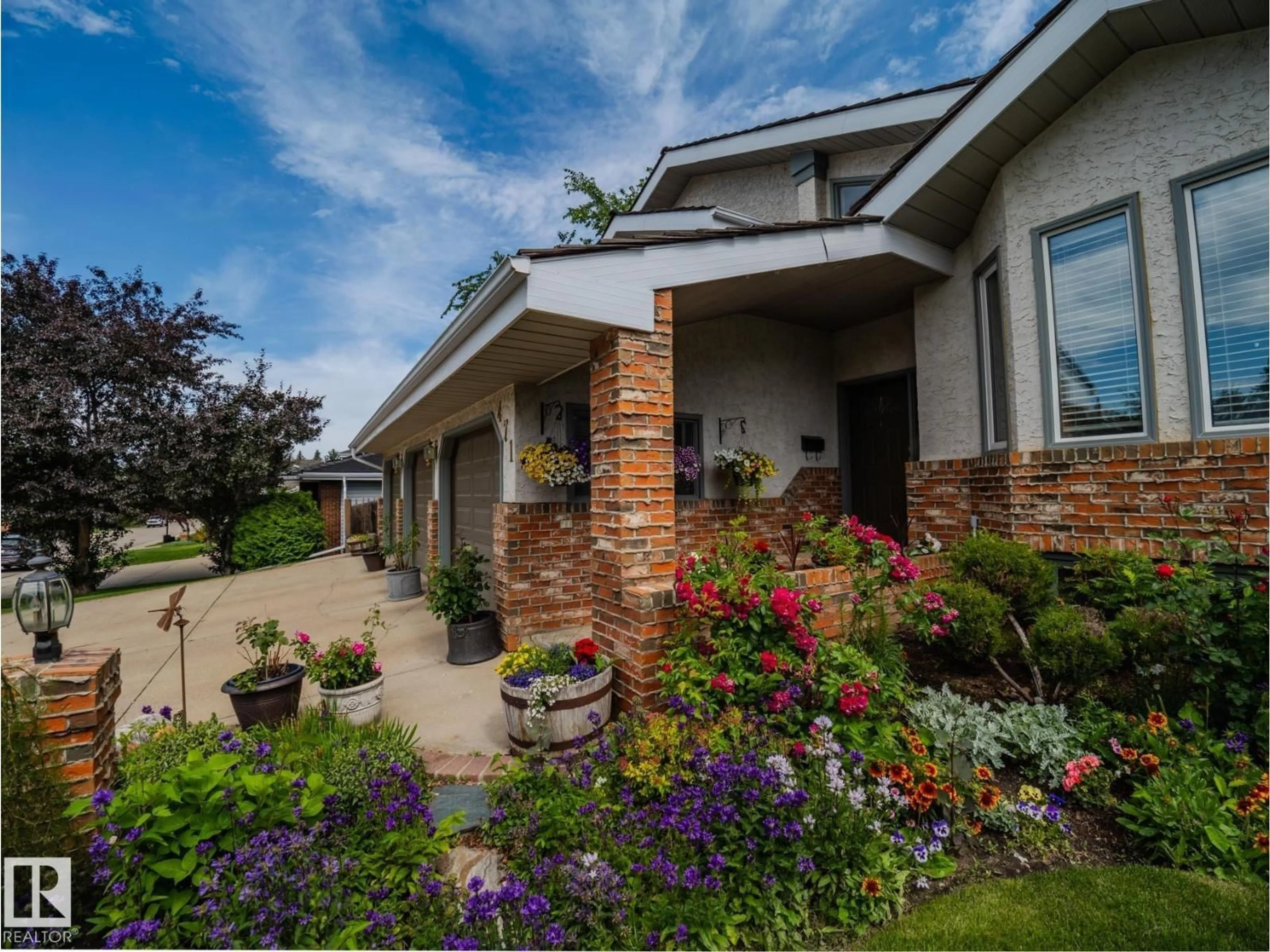 Home with brick exterior material, street for 471 RONNING ST, Edmonton Alberta T6R1Z2