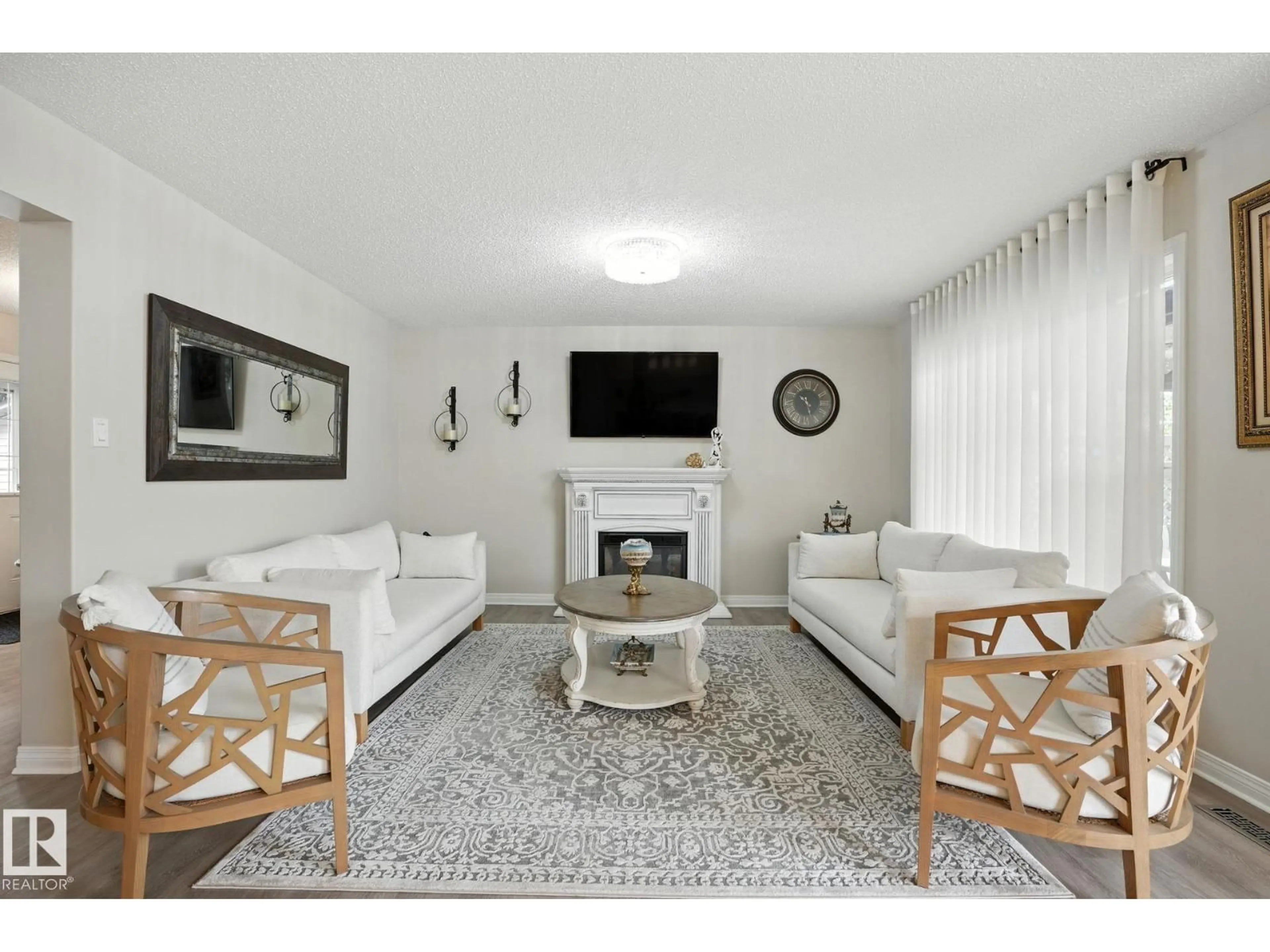 Living room with furniture, unknown for 8321 SHASKE CR, Edmonton Alberta T6R3V8