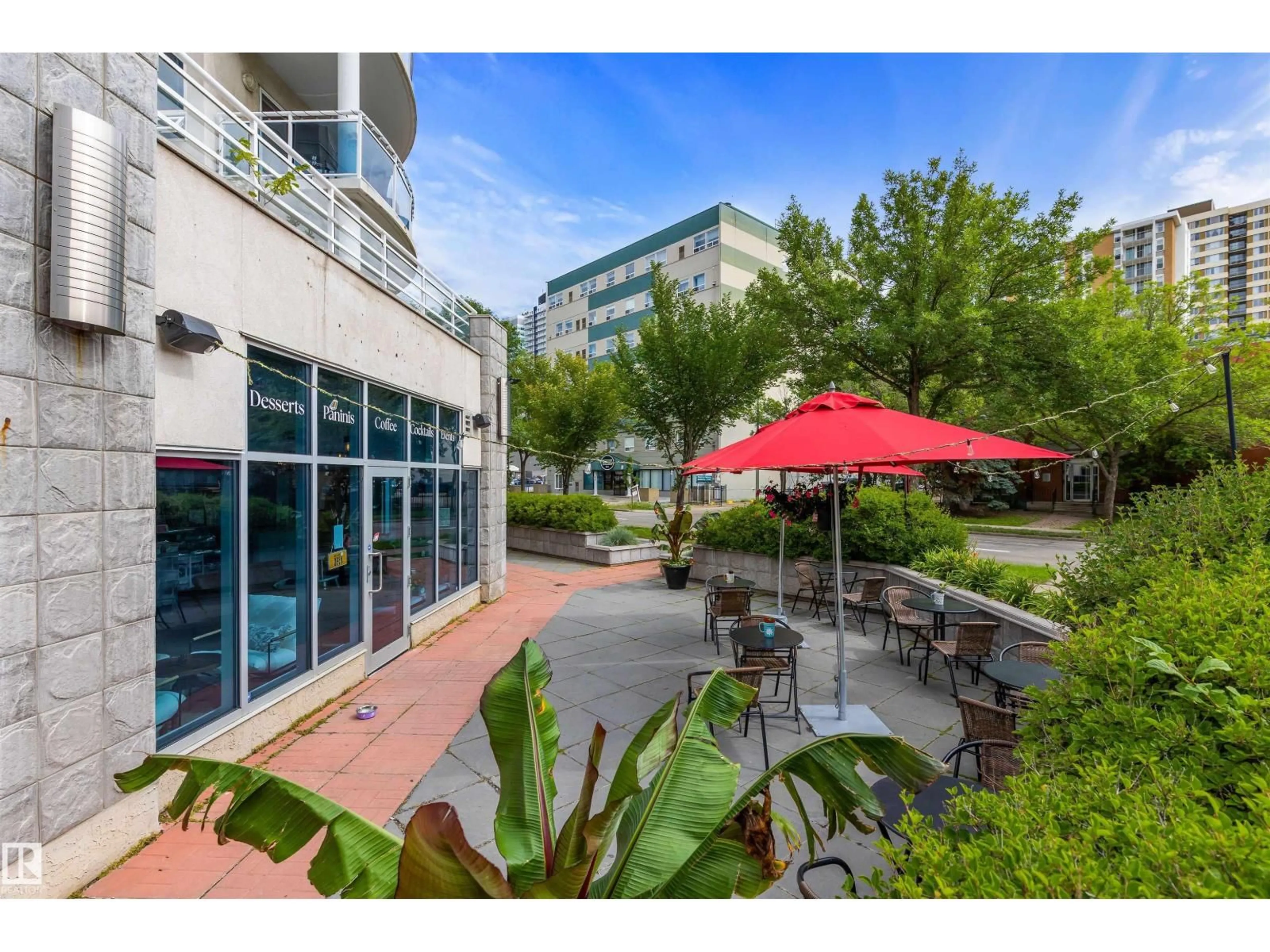 Patio, unknown for 901 - 10504 99 AV, Edmonton Alberta T5K1B2