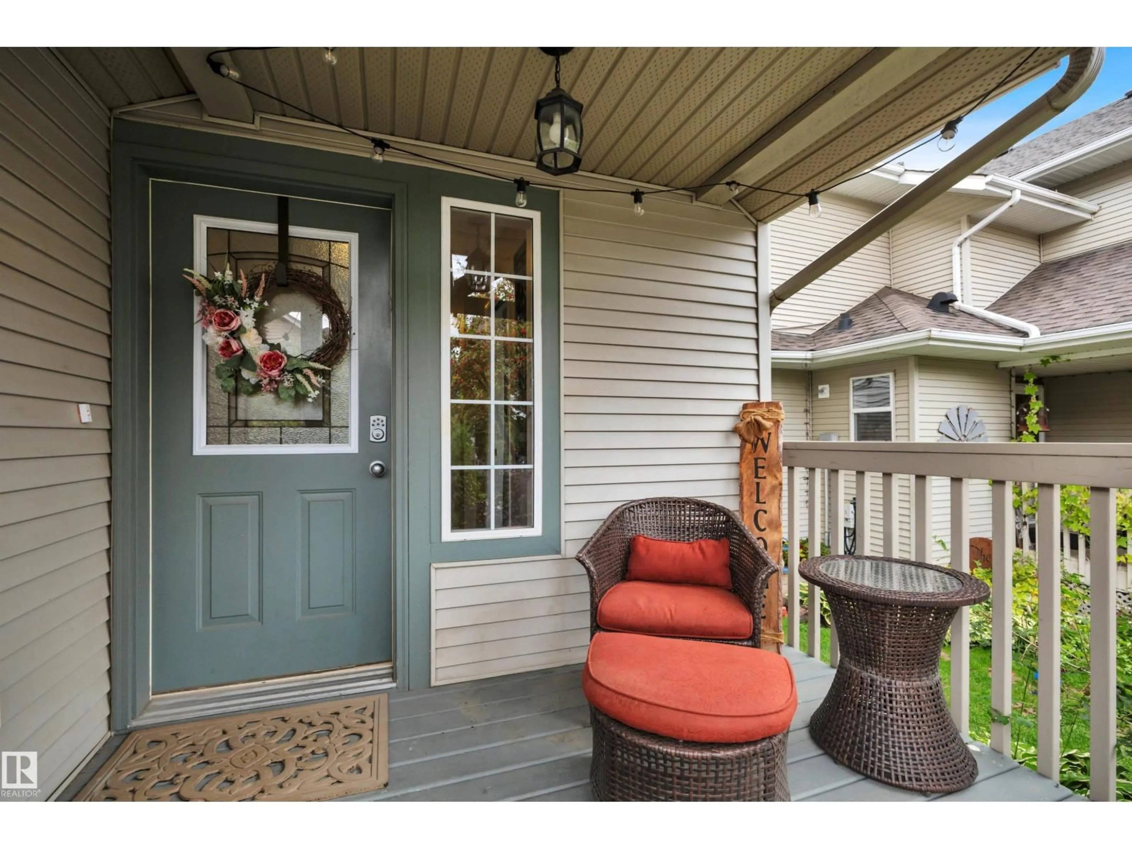 Indoor entryway for 6 - 14 ASPENGLEN DR, Spruce Grove Alberta T7X4B3