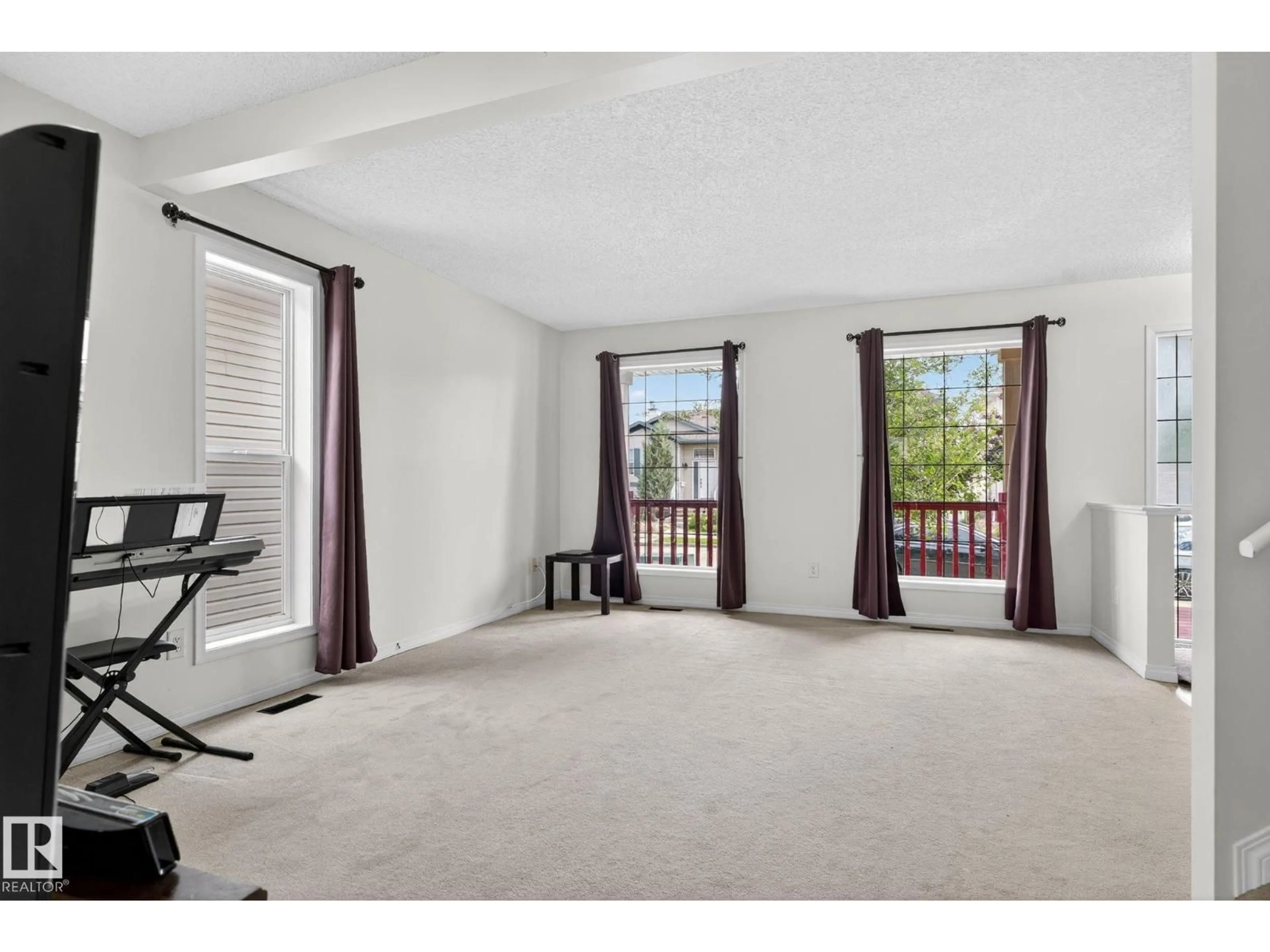 A pic of a room for 1914 37 AVE, Edmonton Alberta T6T1S7