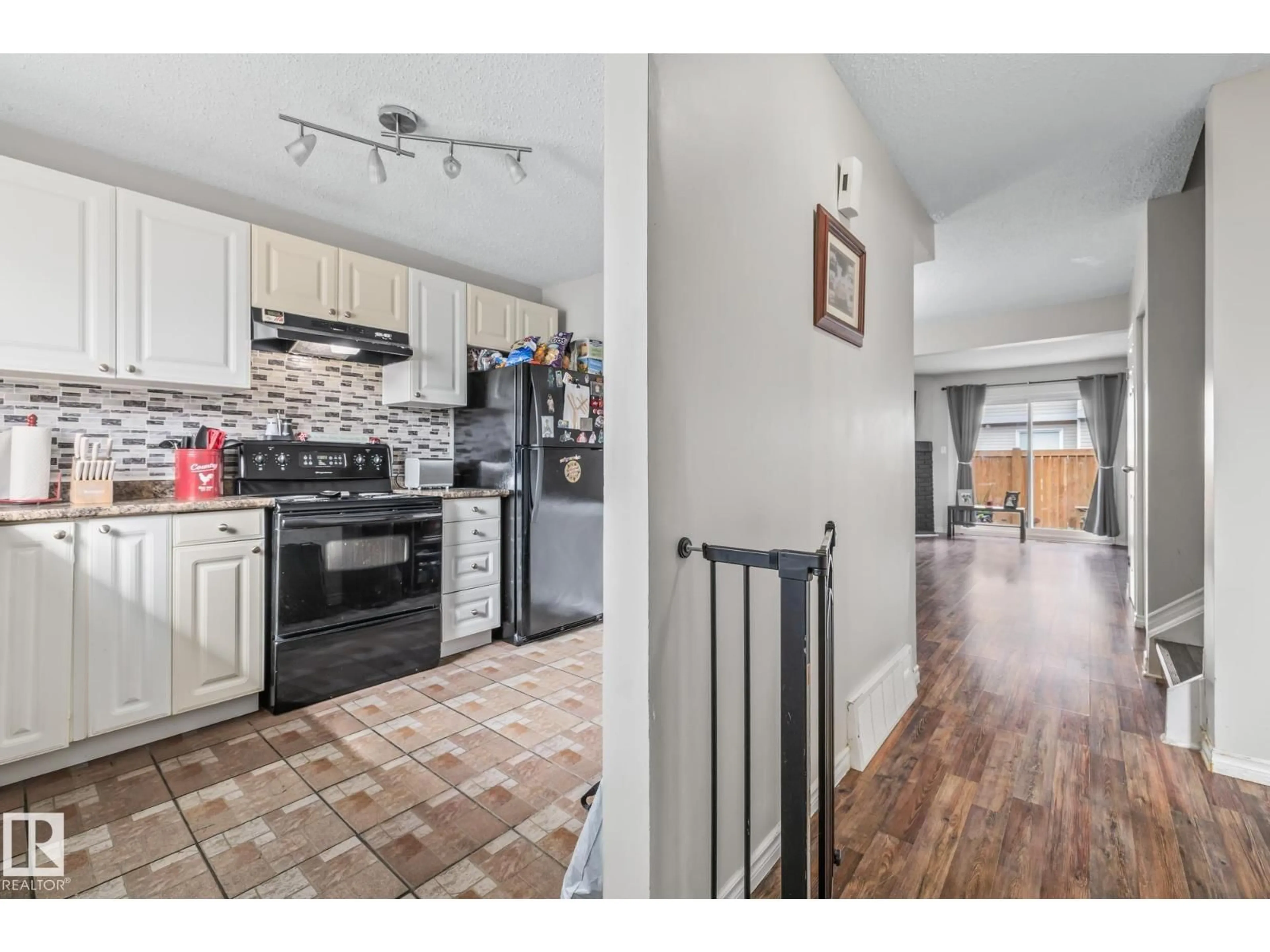 Open concept kitchen, unknown for 521 DUNLUCE RD, Edmonton Alberta T5X4P4
