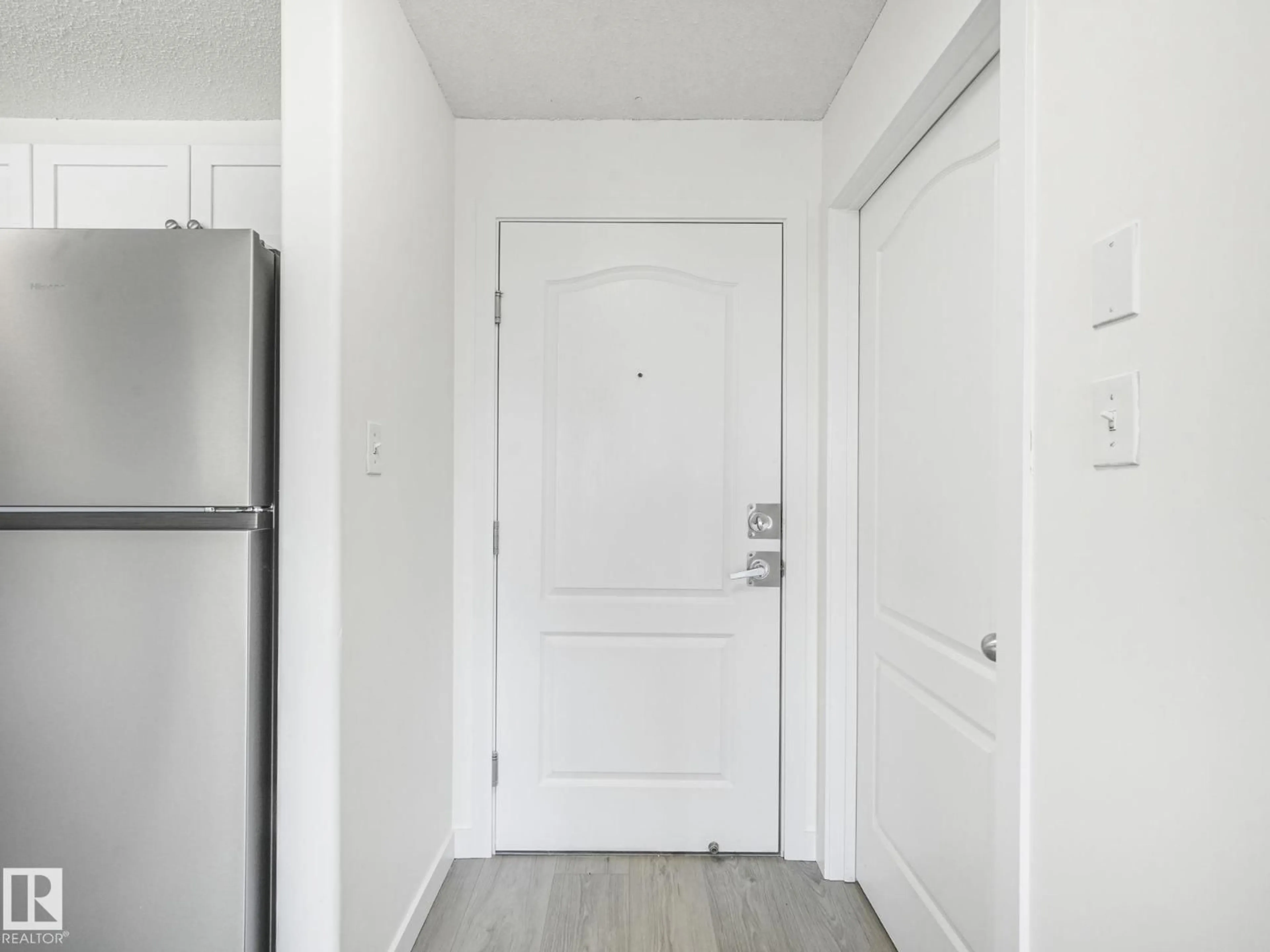 Indoor entryway for 7331 - 6208 SOUTH TERWILLEGAR DR, Edmonton Alberta T6R0L9
