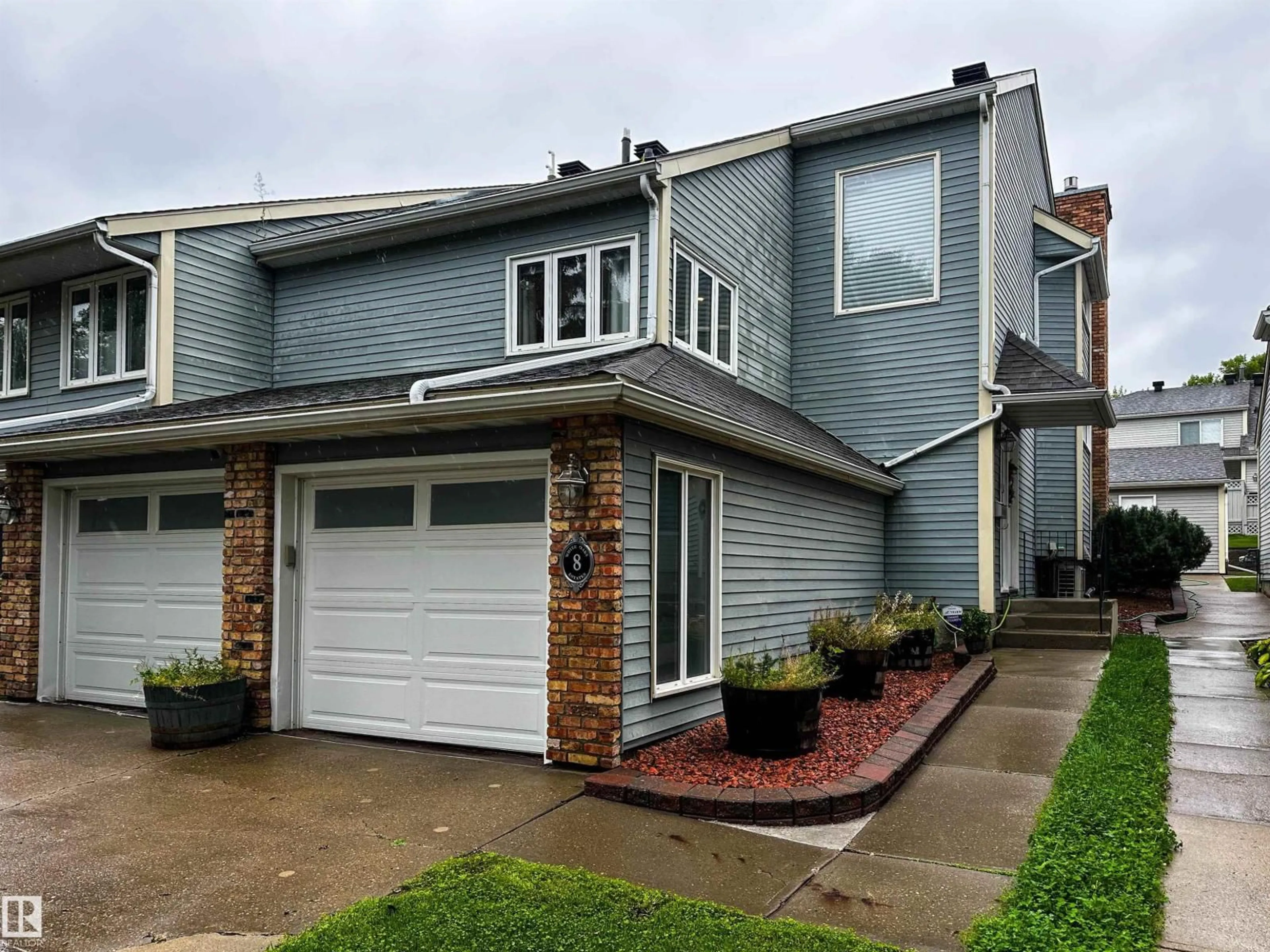 Home with vinyl exterior material, street for 8 WHITEOAKS ES, St. Albert Alberta T8N3M2
