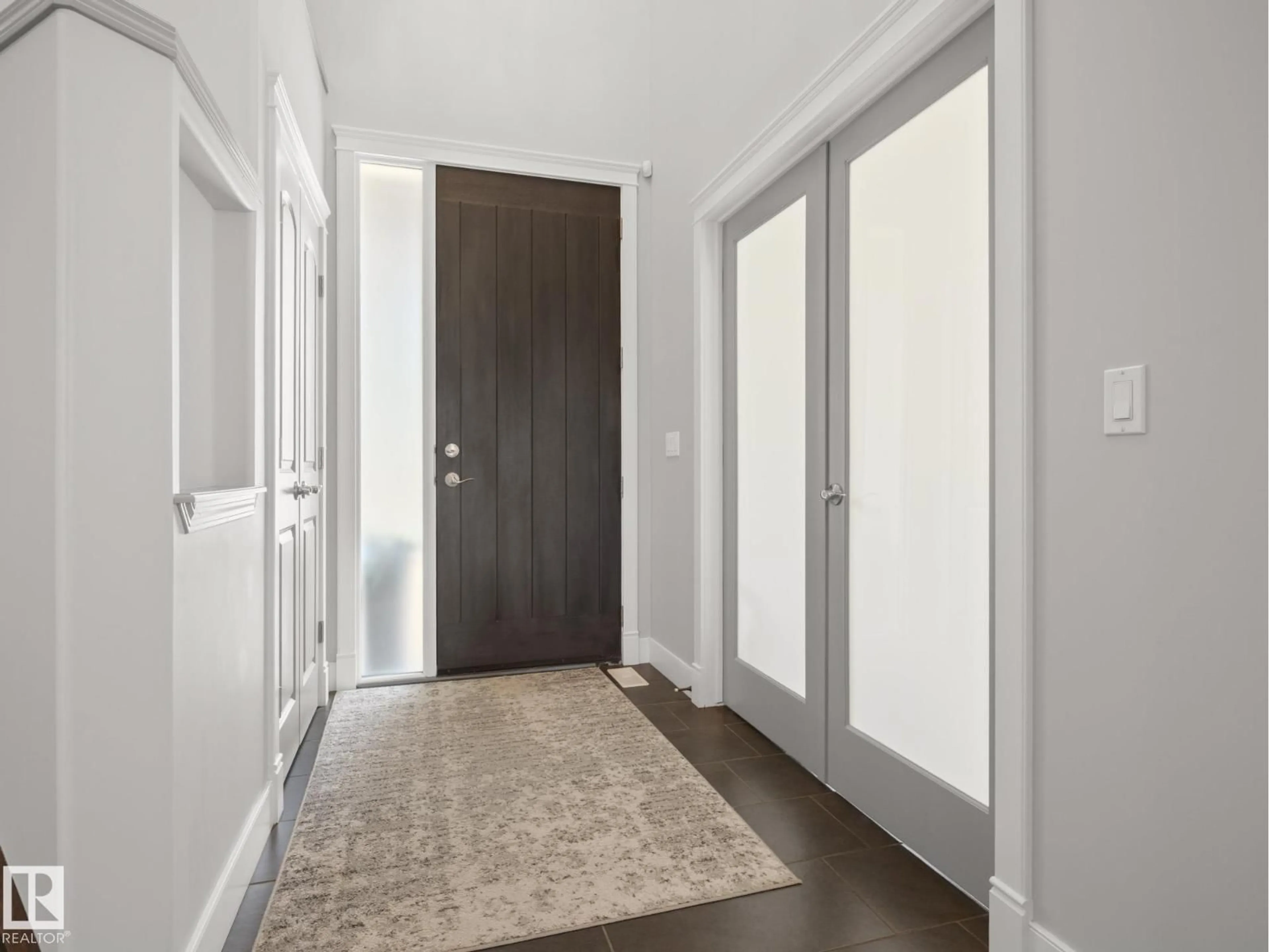 Indoor entryway for 8816 208 ST, Edmonton Alberta T5T6Y3