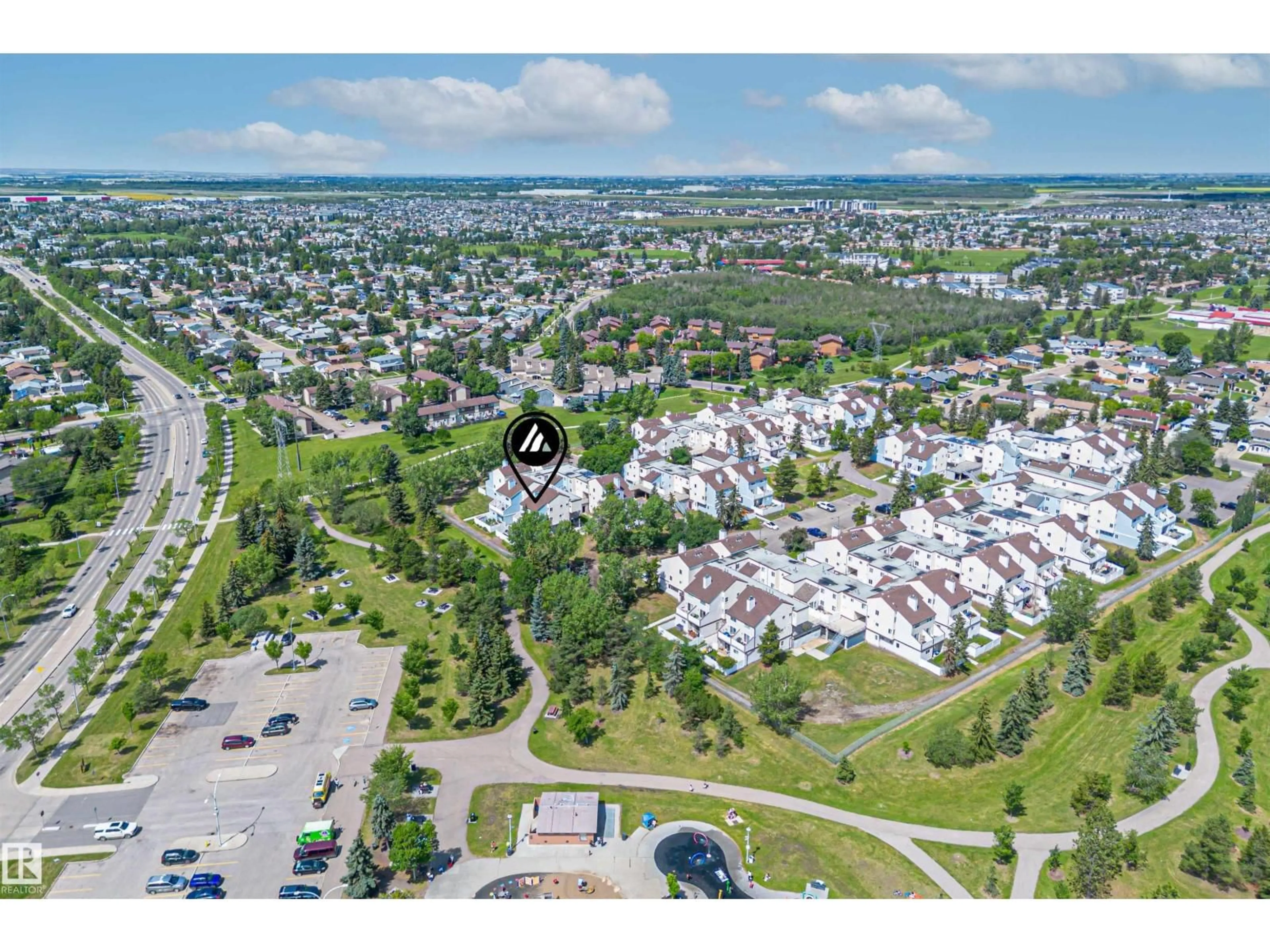 A pic from outside/outdoor area/front of a property/back of a property/a pic from drone, street for 189 LANCASTER TC, Edmonton Alberta T5X5T2