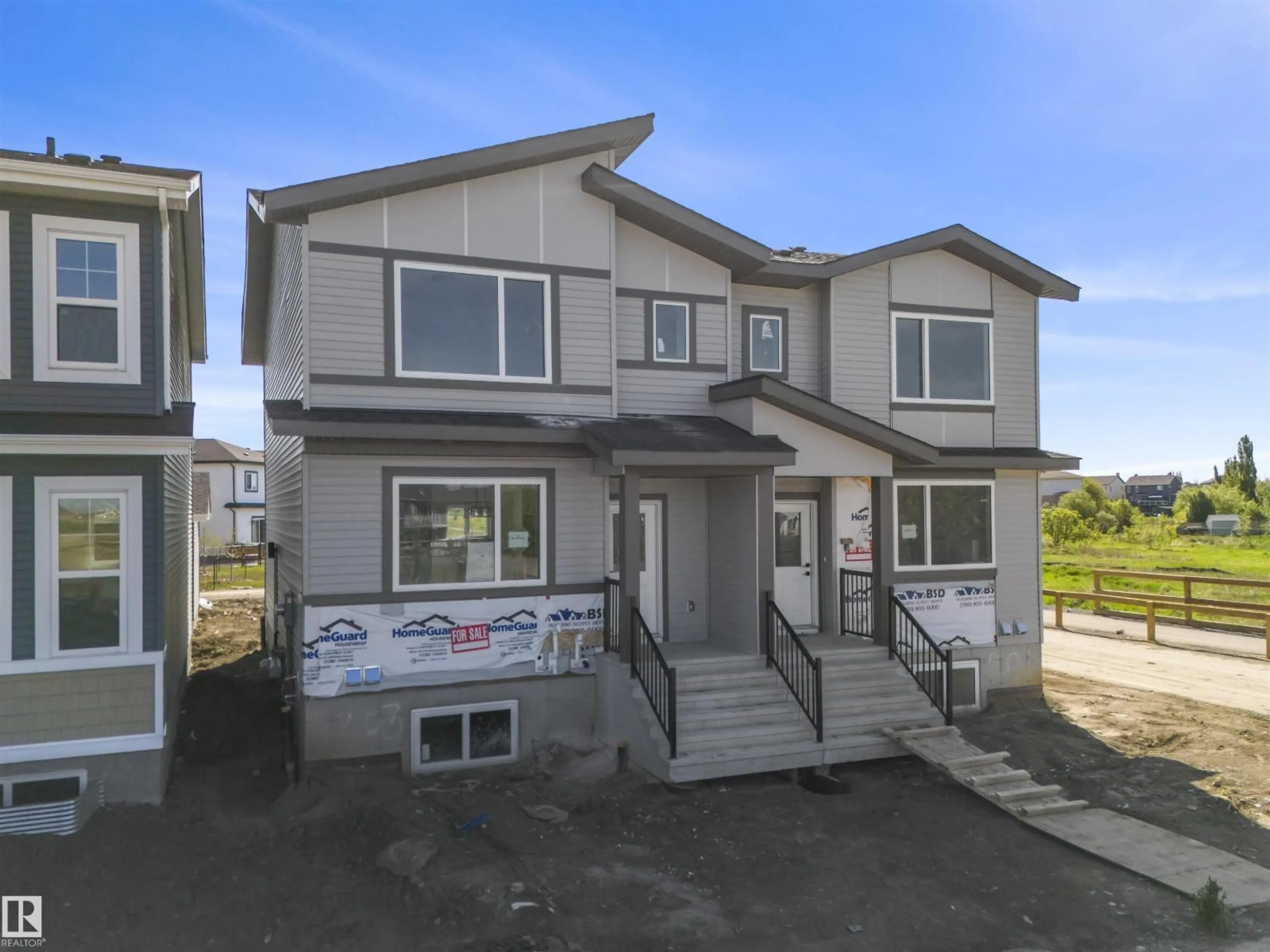 Home with vinyl exterior material, building for 203 DEER VALLEY DR, Leduc Alberta T9E1S8