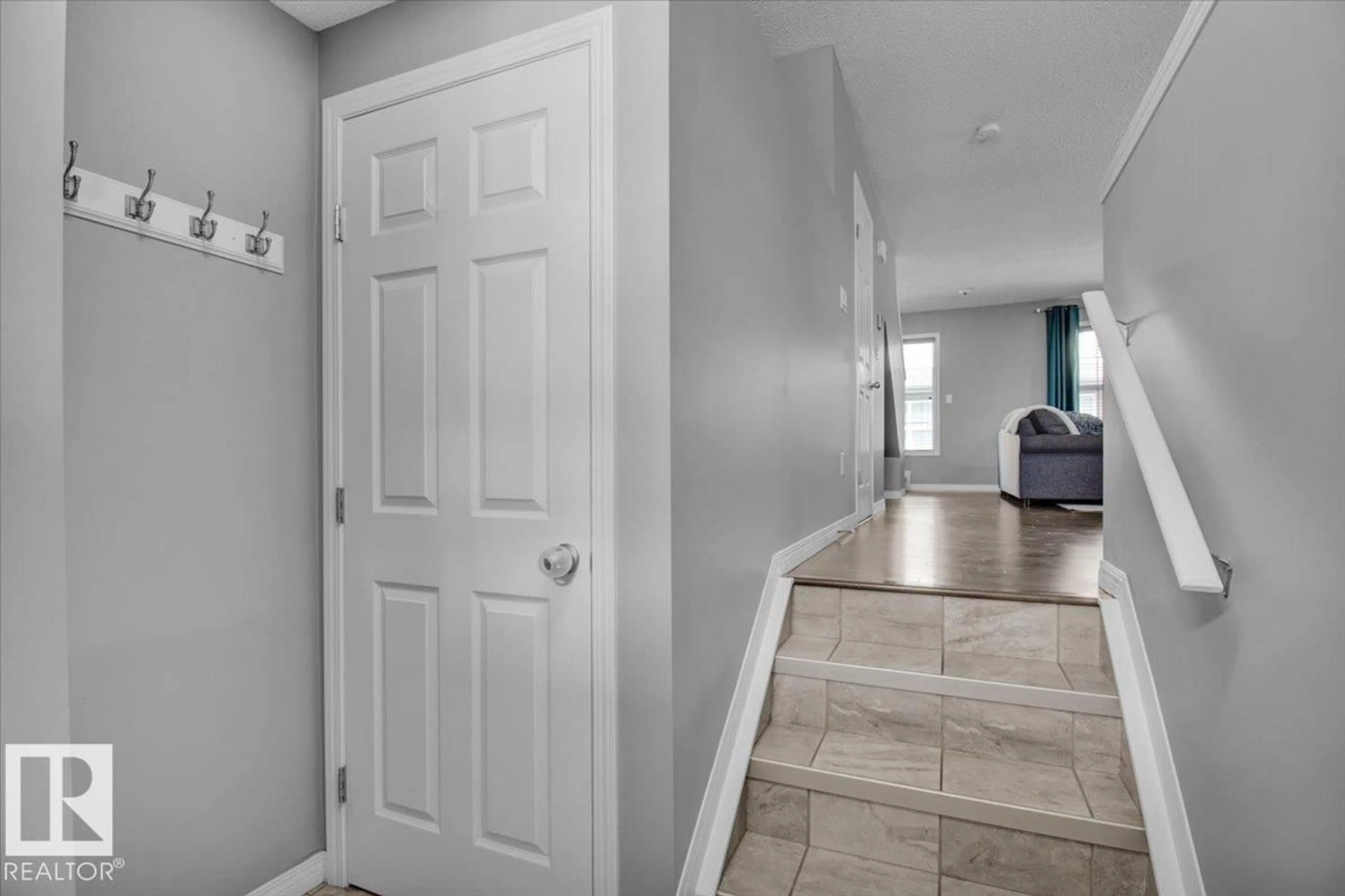 Indoor entryway for 55 - 4029 ORCHARDS DR, Edmonton Alberta T6X1V2