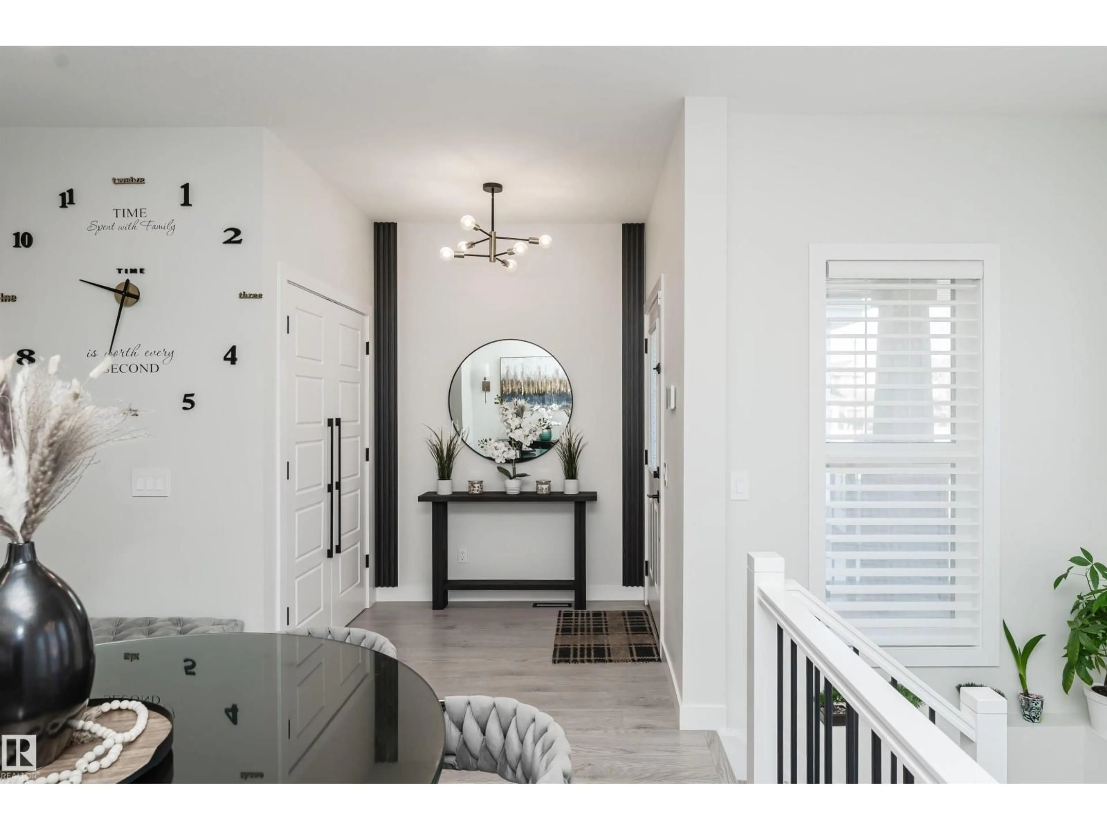 Indoor entryway for NW - 7343 179 AV, Edmonton Alberta T5Z0M7