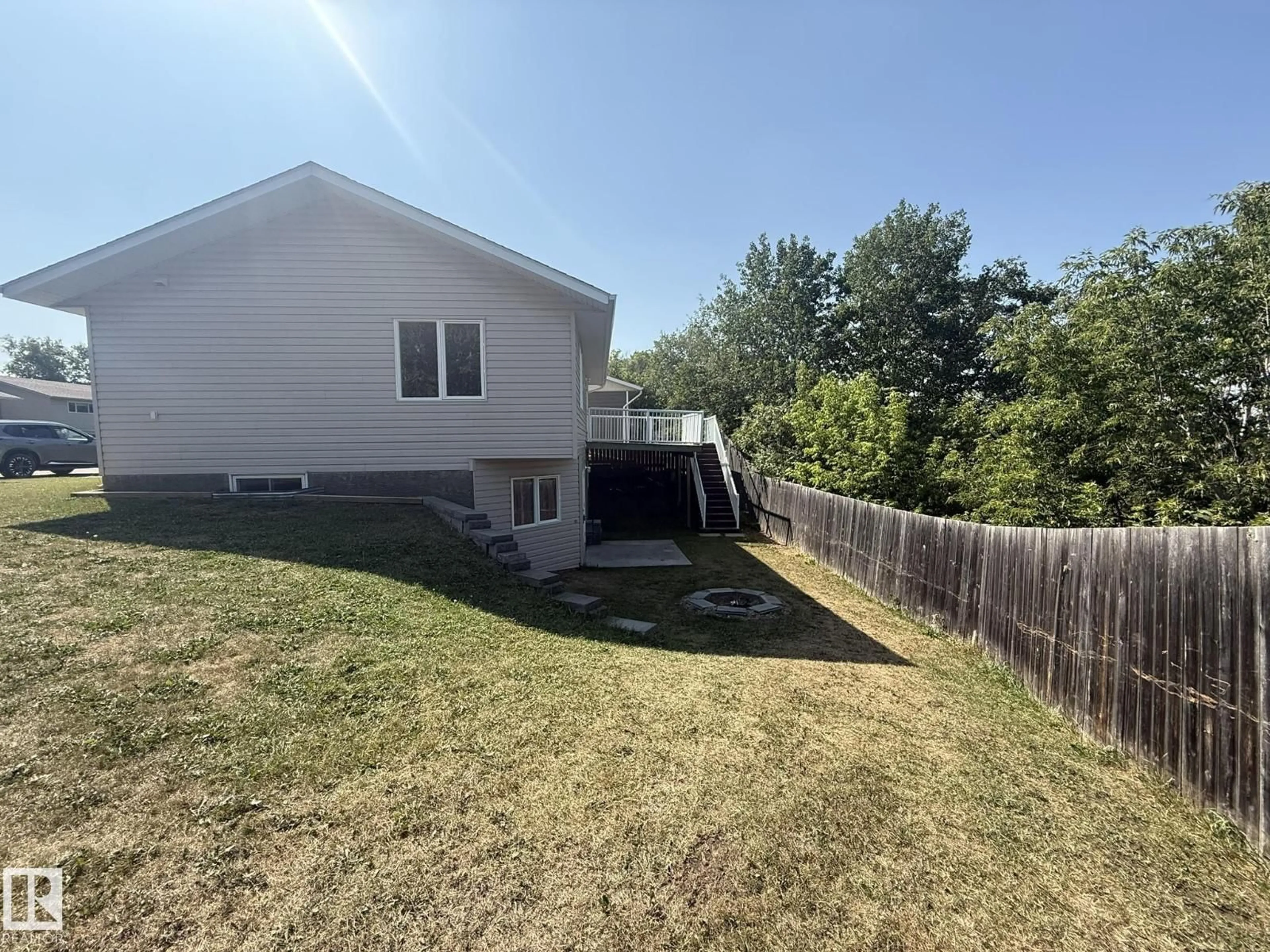A pic from outside/outdoor area/front of a property/back of a property/a pic from drone, unknown for 4718 55 AV, Vermilion Alberta T9X1S3