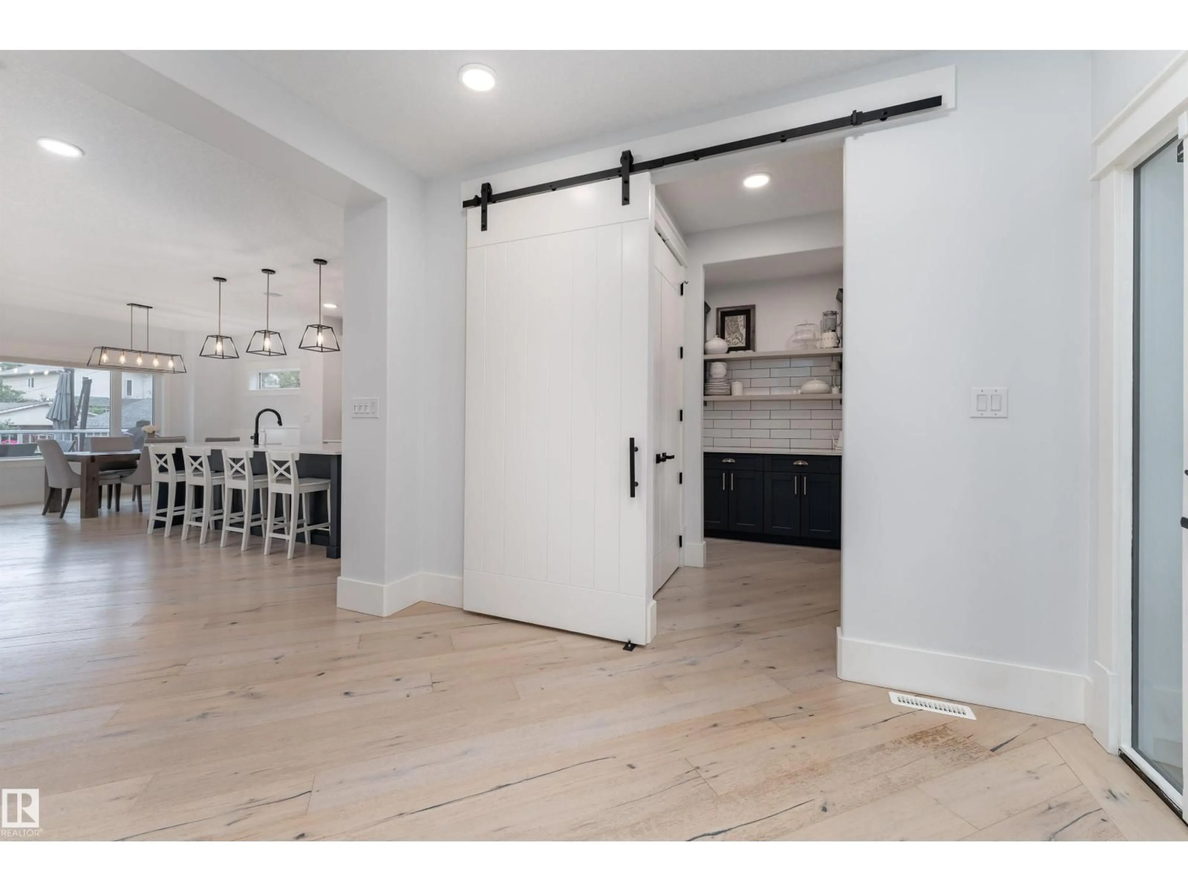Indoor entryway for NW - 10831 65 AV, Edmonton Alberta T6H1V8
