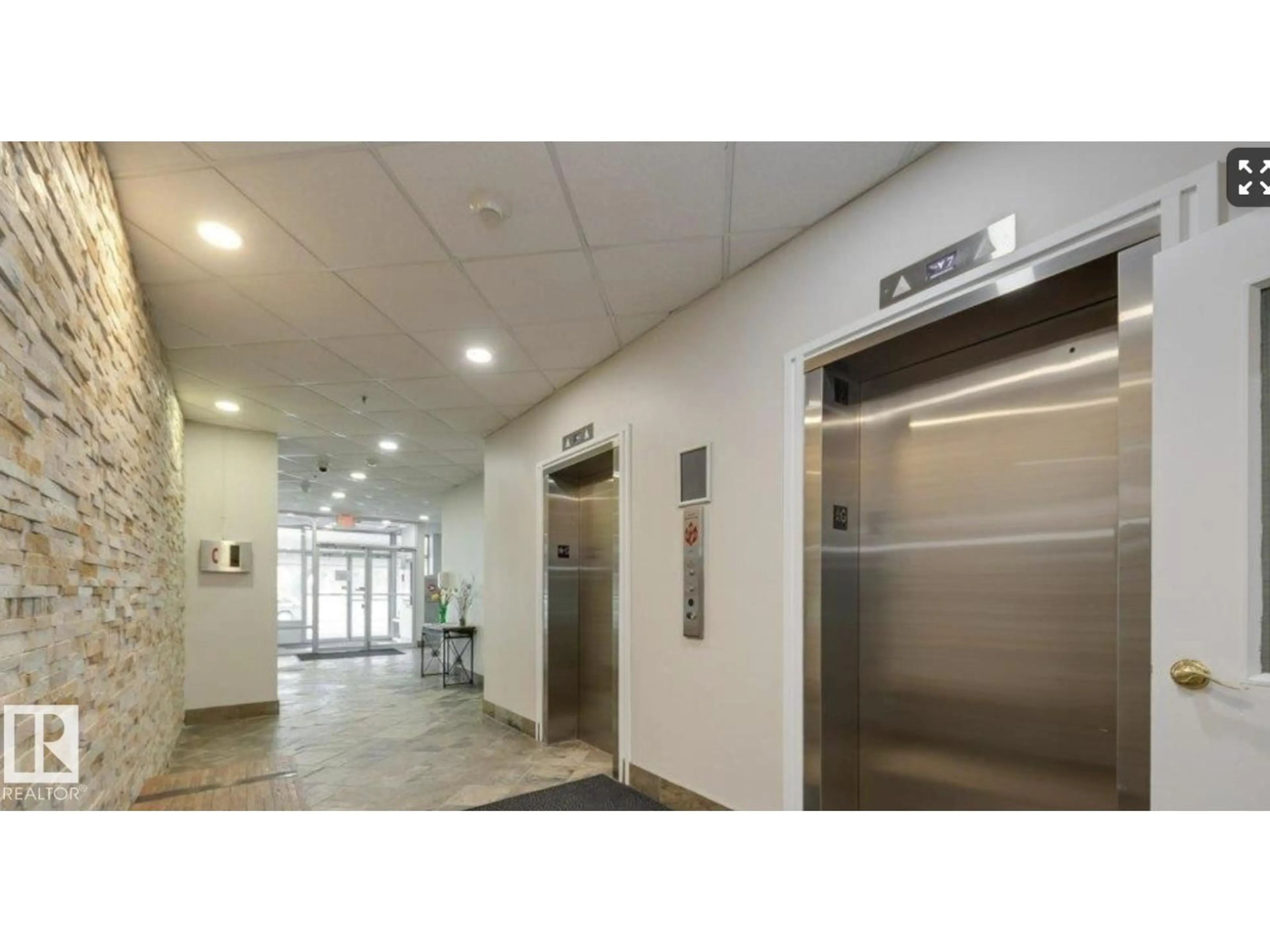 Indoor foyer for #406 - 8315 105 ST, Edmonton Alberta T6E4H4