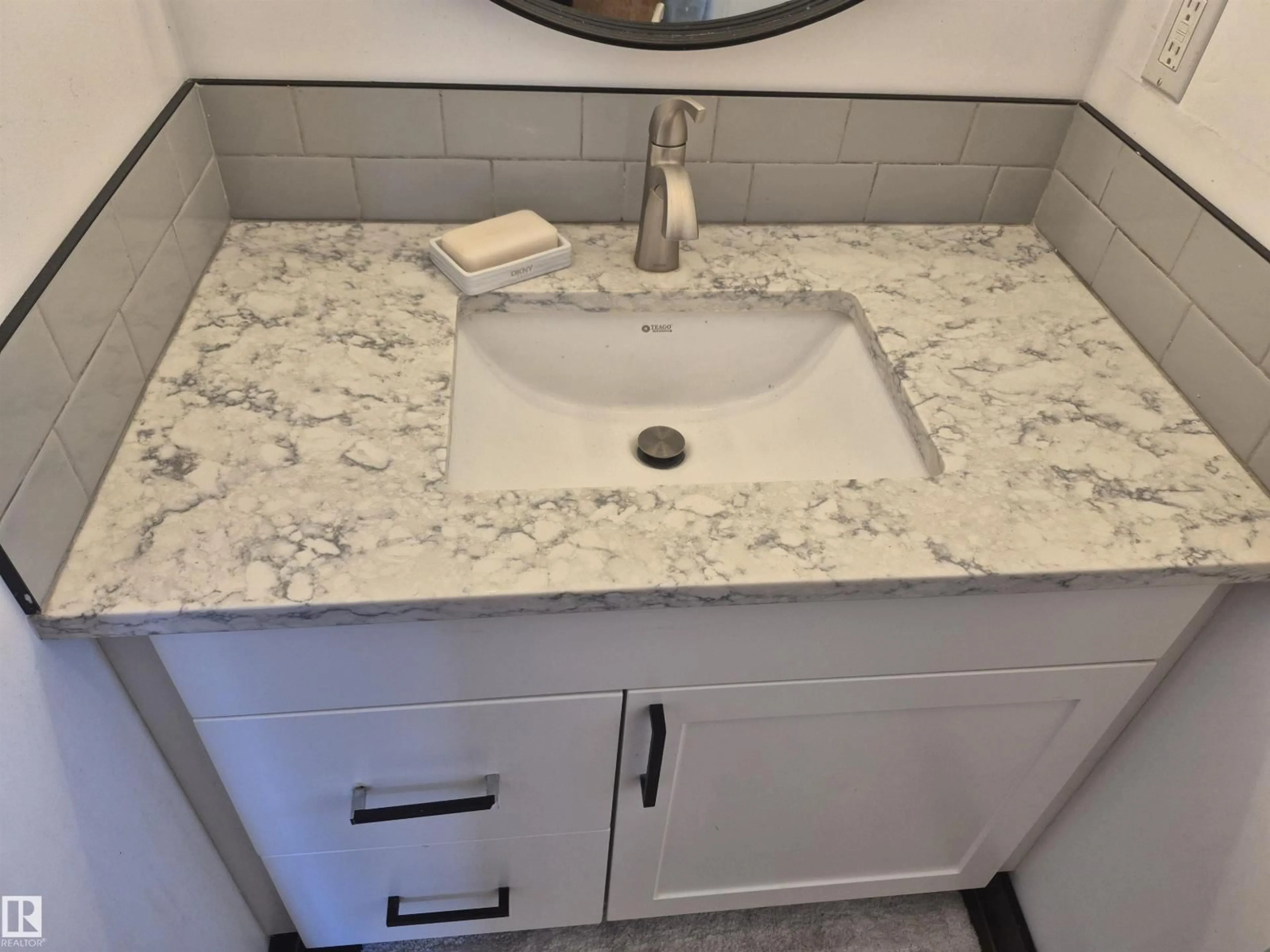 Contemporary bathroom, ceramic/tile floor for NW - 14424 80 AV, Edmonton Alberta T5R3K4