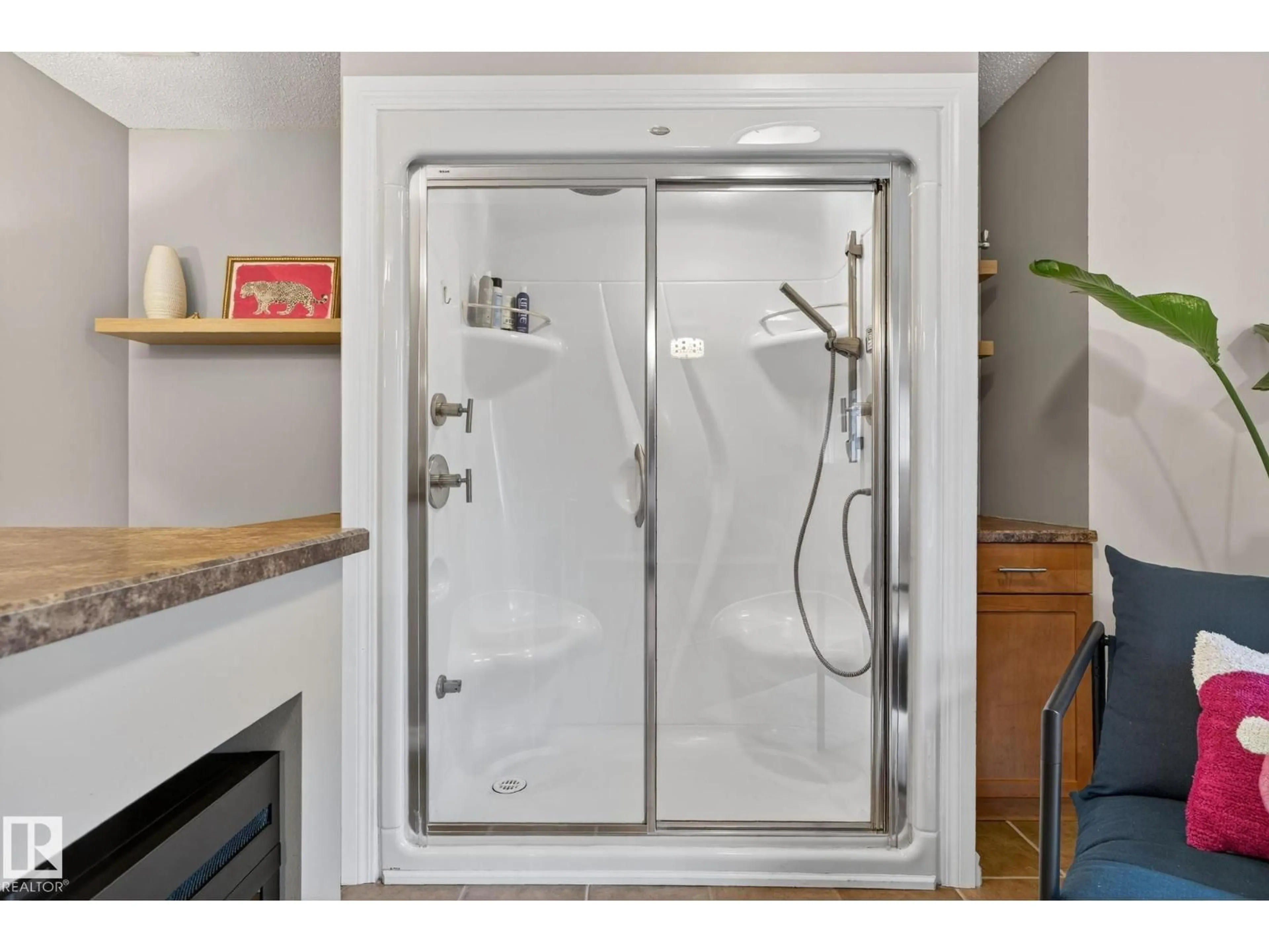 Contemporary bathroom, ceramic/tile floor for 2989 130 AV, Edmonton Alberta T5A3M1