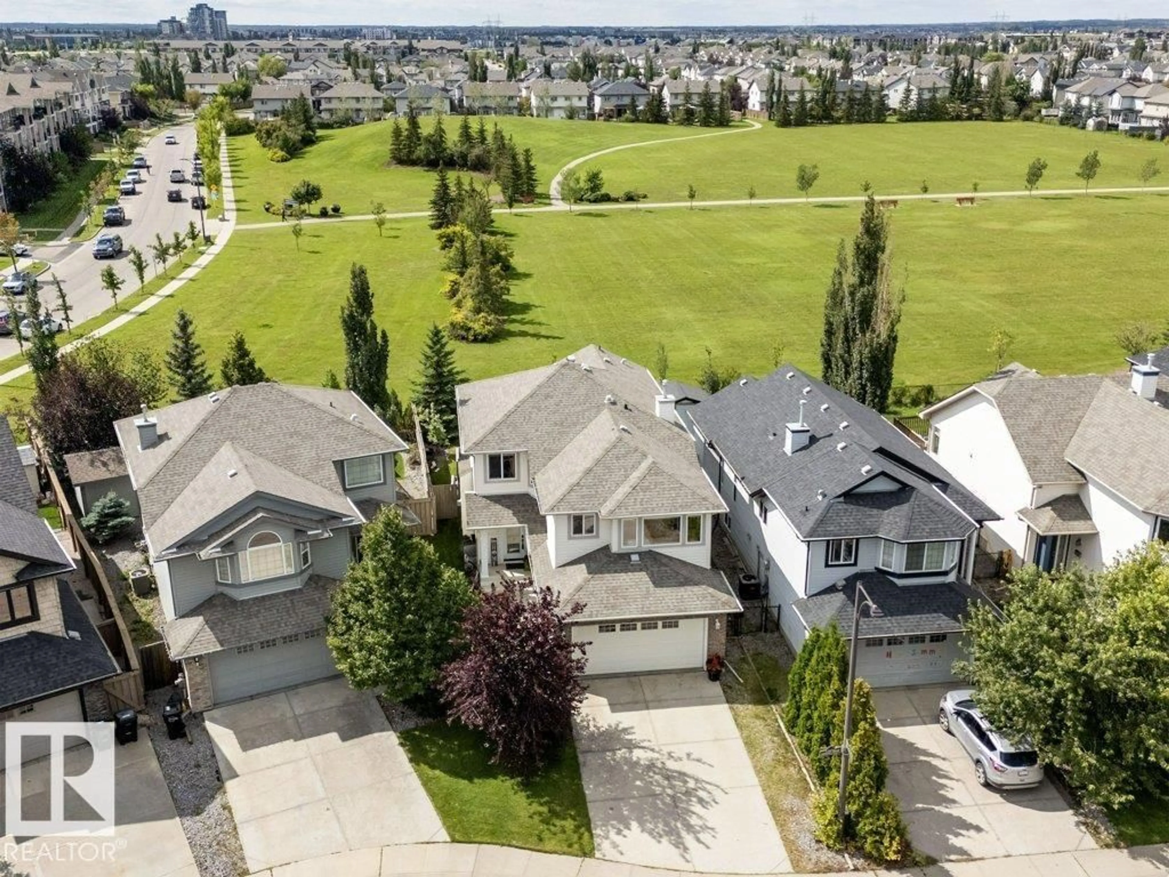 A pic from outside/outdoor area/front of a property/back of a property/a pic from drone, unknown for 8113 SHASKE DR, Edmonton Alberta T6R0B6