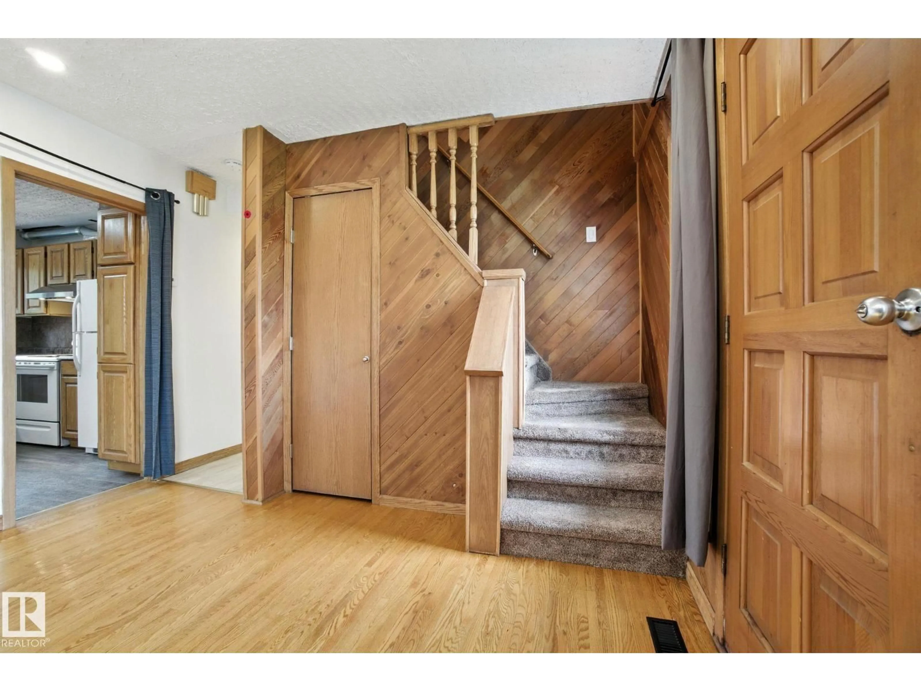 Unknown for NW - 13312 135 ST, Edmonton Alberta T5L1Y7