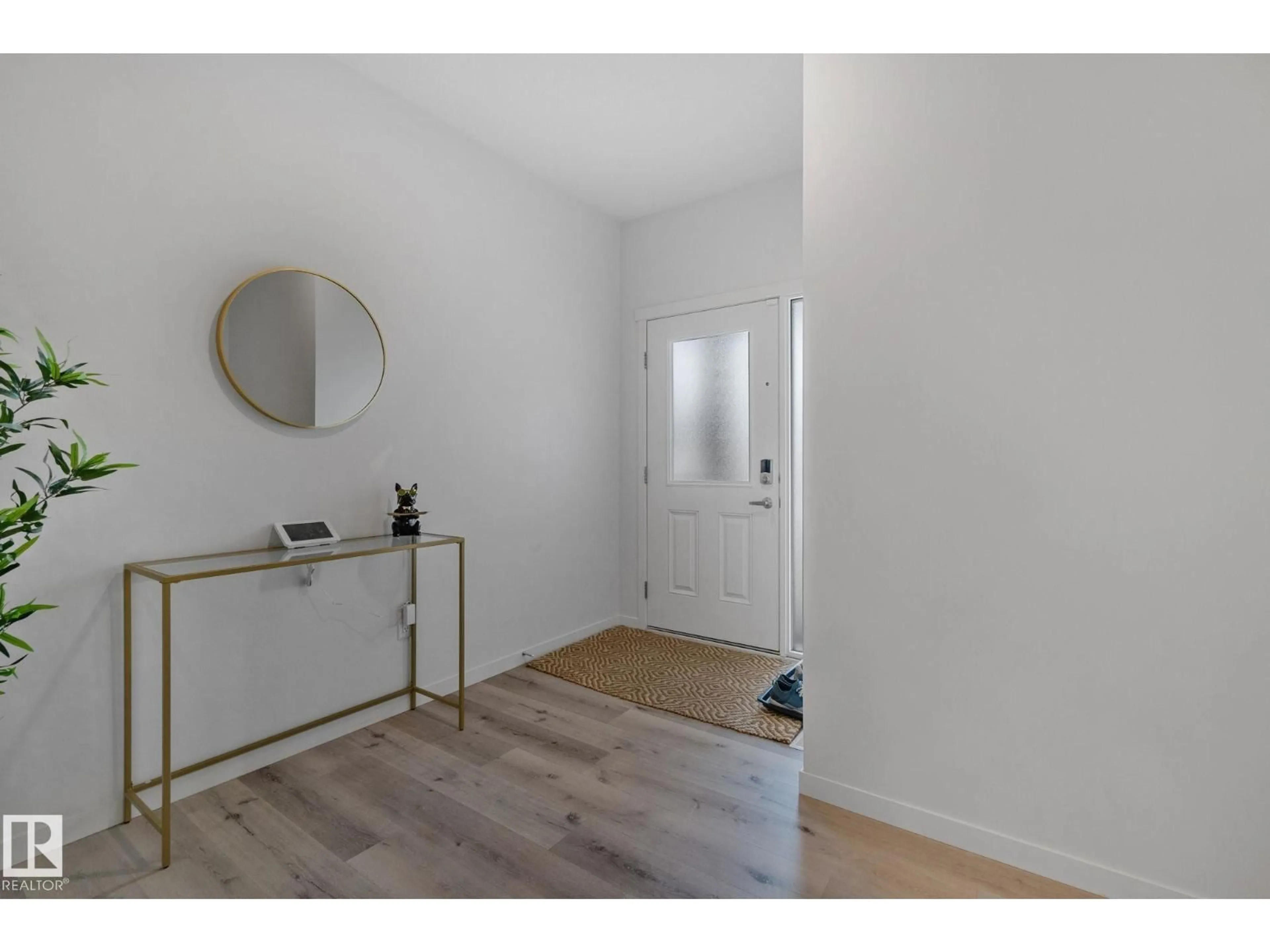 Indoor entryway for 1940 WESTERRA LN, Stony Plain Alberta T7Z0M9