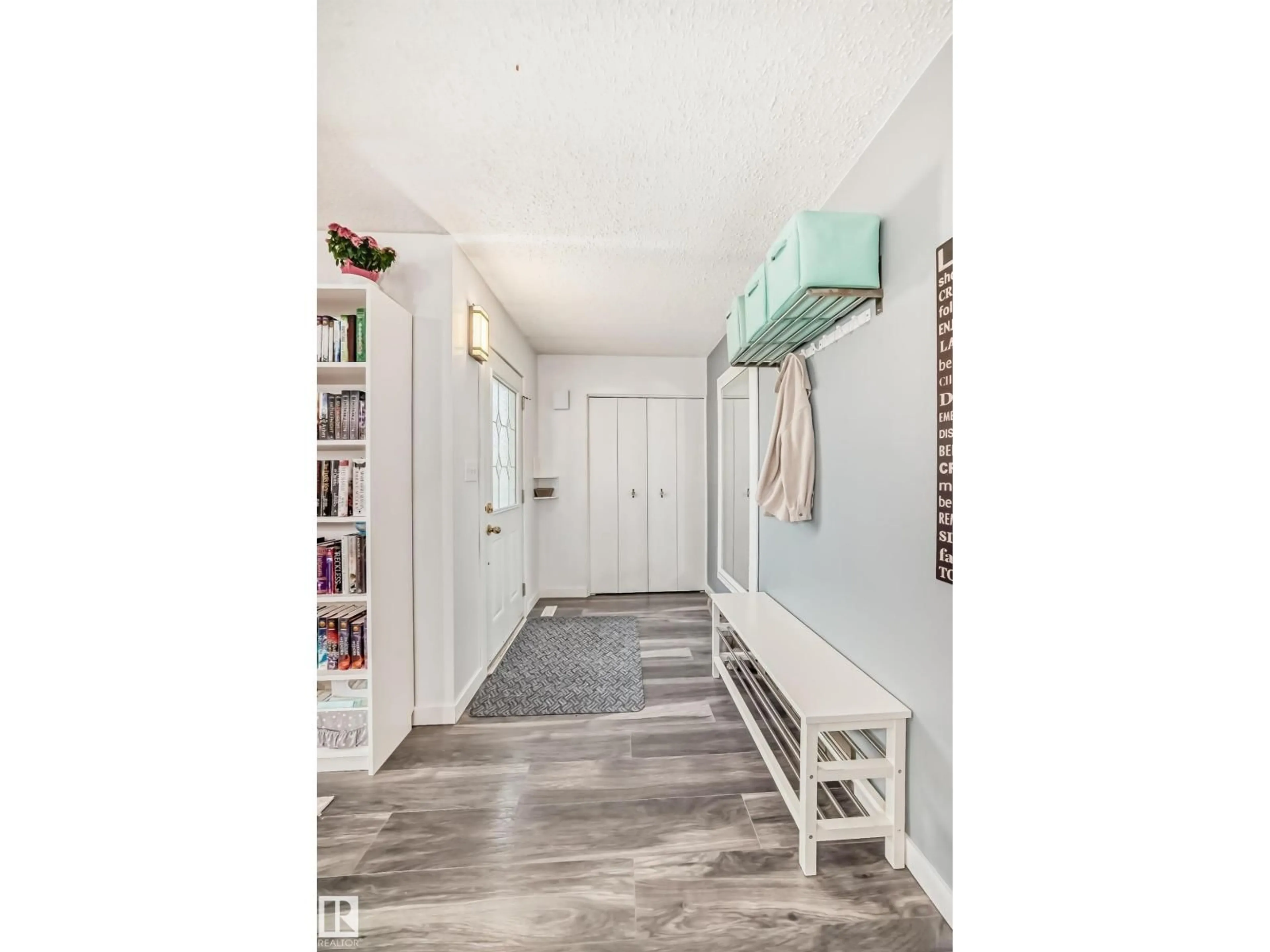 Indoor entryway for NW - 1012 55 ST, Edmonton Alberta T6L1Y7