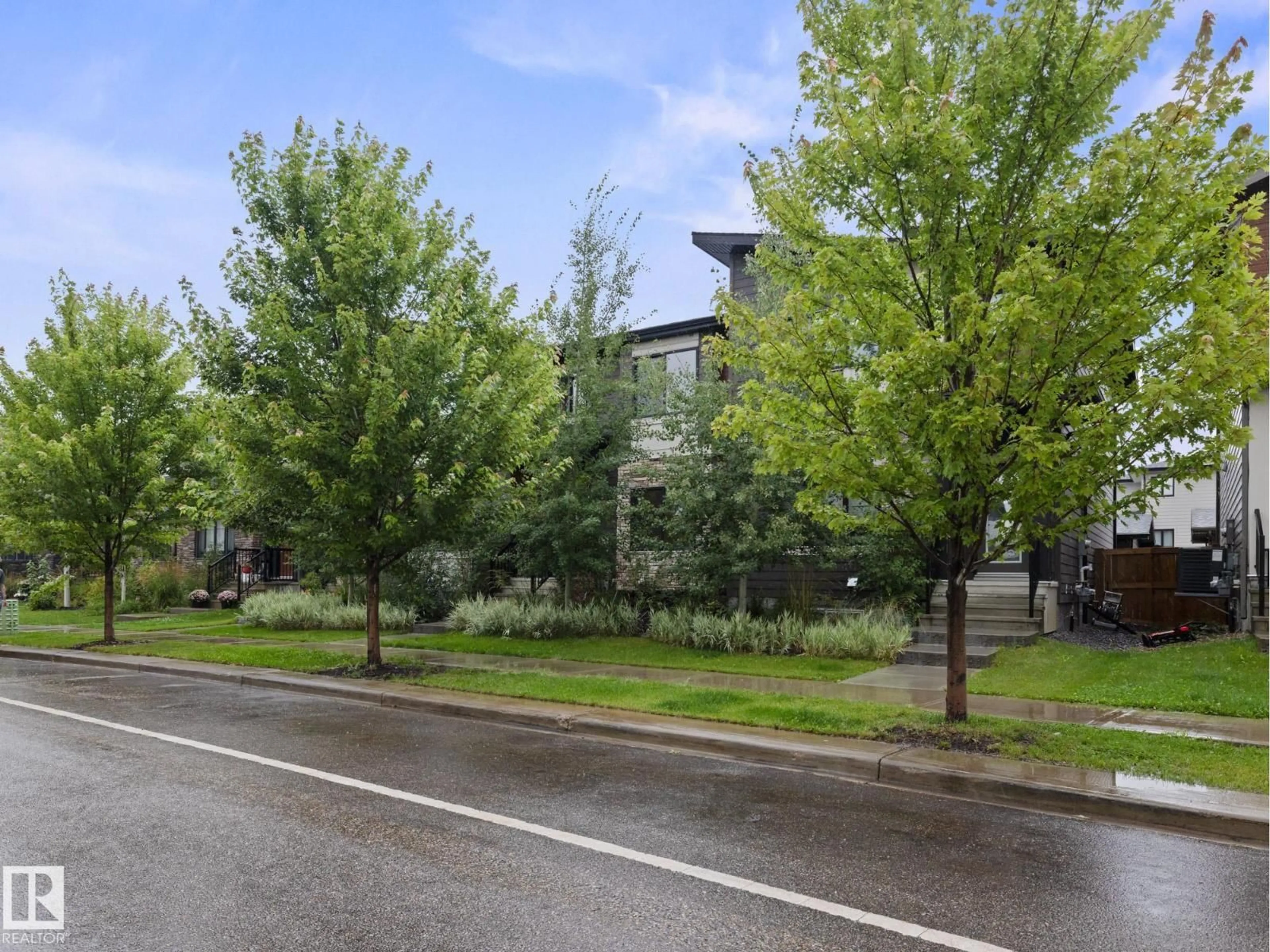 A pic from outside/outdoor area/front of a property/back of a property/a pic from drone, street for 13 AMESBURY WD, Sherwood Park Alberta T8B0B4