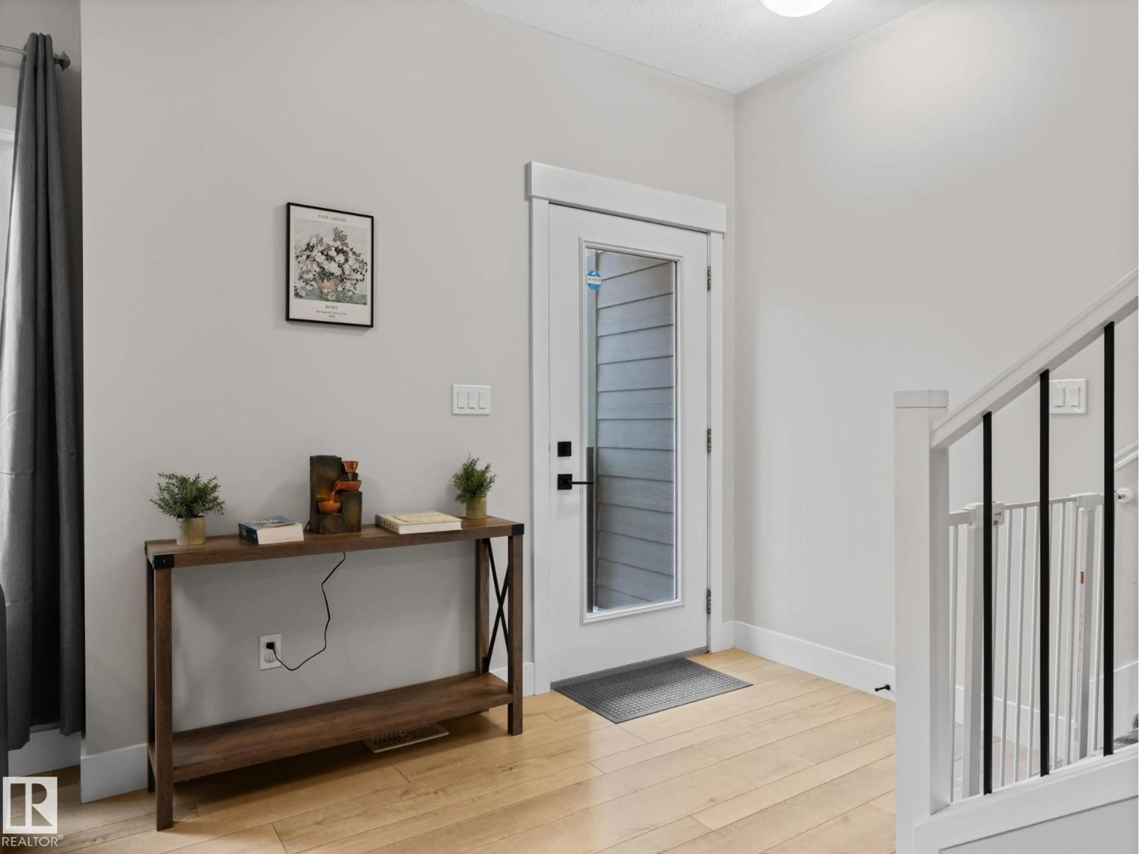 Indoor entryway for 13 AMESBURY WD, Sherwood Park Alberta T8B0B4