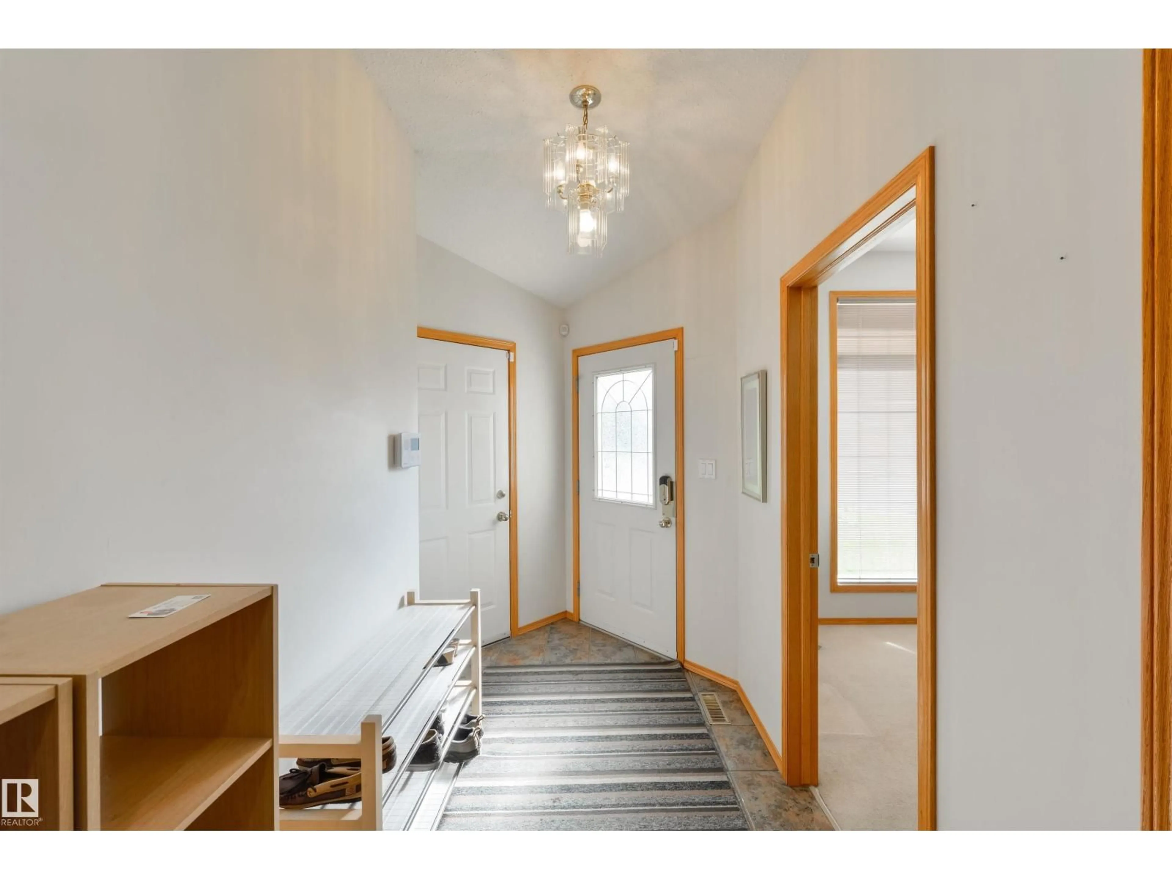Indoor entryway for 610 BEVINGTON PL, Edmonton Alberta T5T6G5