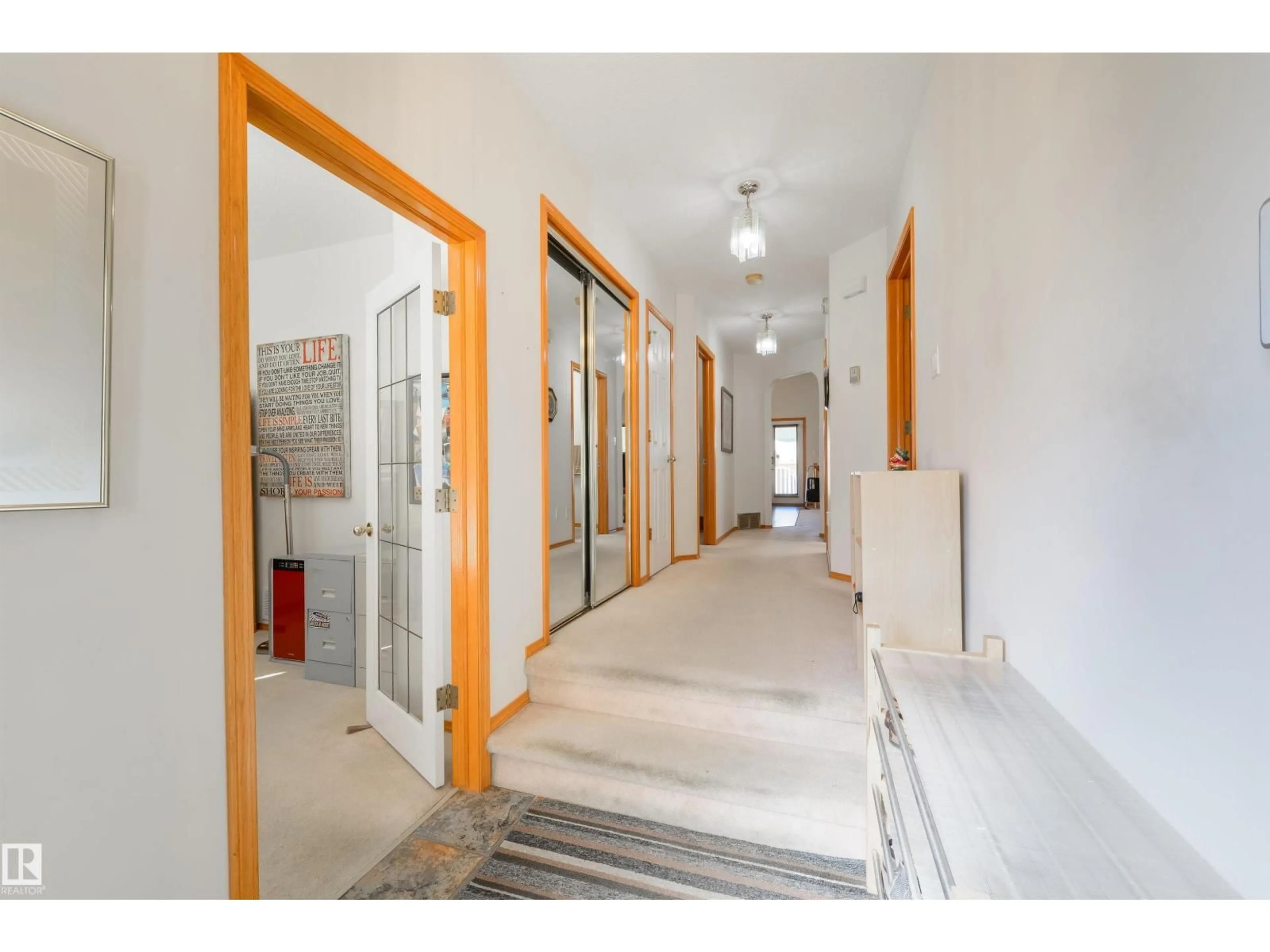Indoor foyer for 610 BEVINGTON PL, Edmonton Alberta T5T6G5