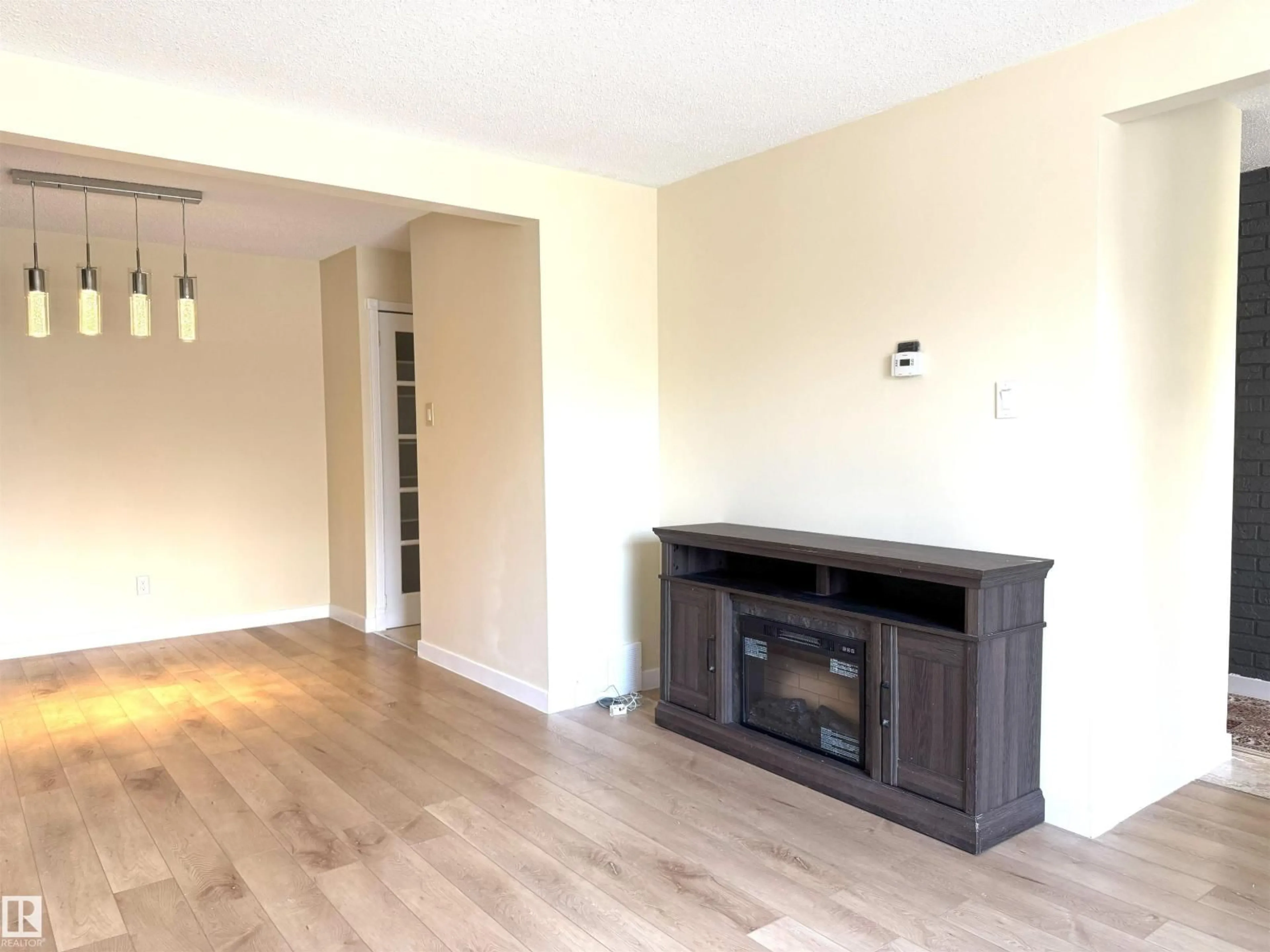 A pic of a room for 5342 MCLEOD RD, Edmonton Alberta T5A3N9