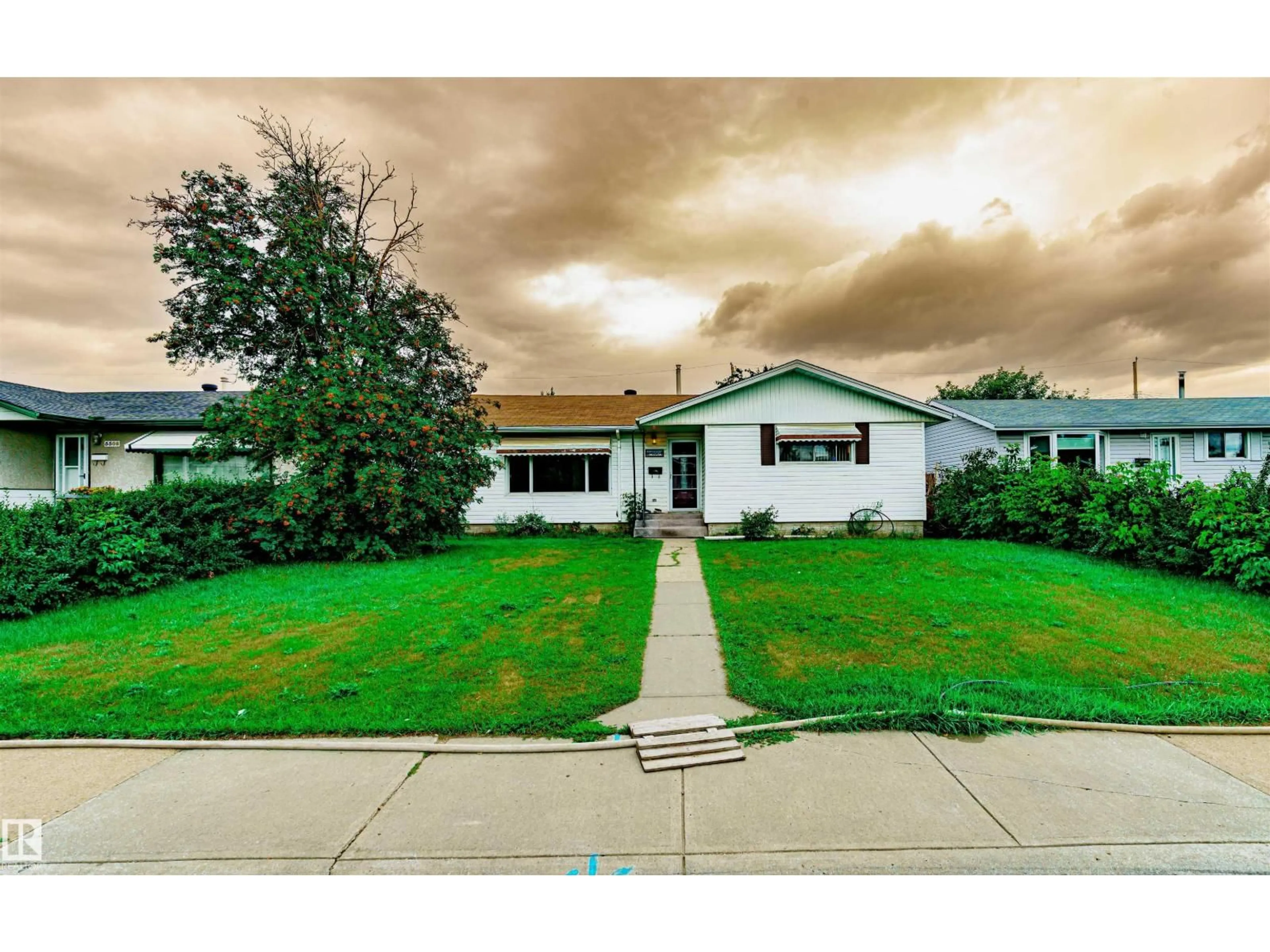 Unknown for 5504 94A AVENUE, Edmonton Alberta T6B0Y5