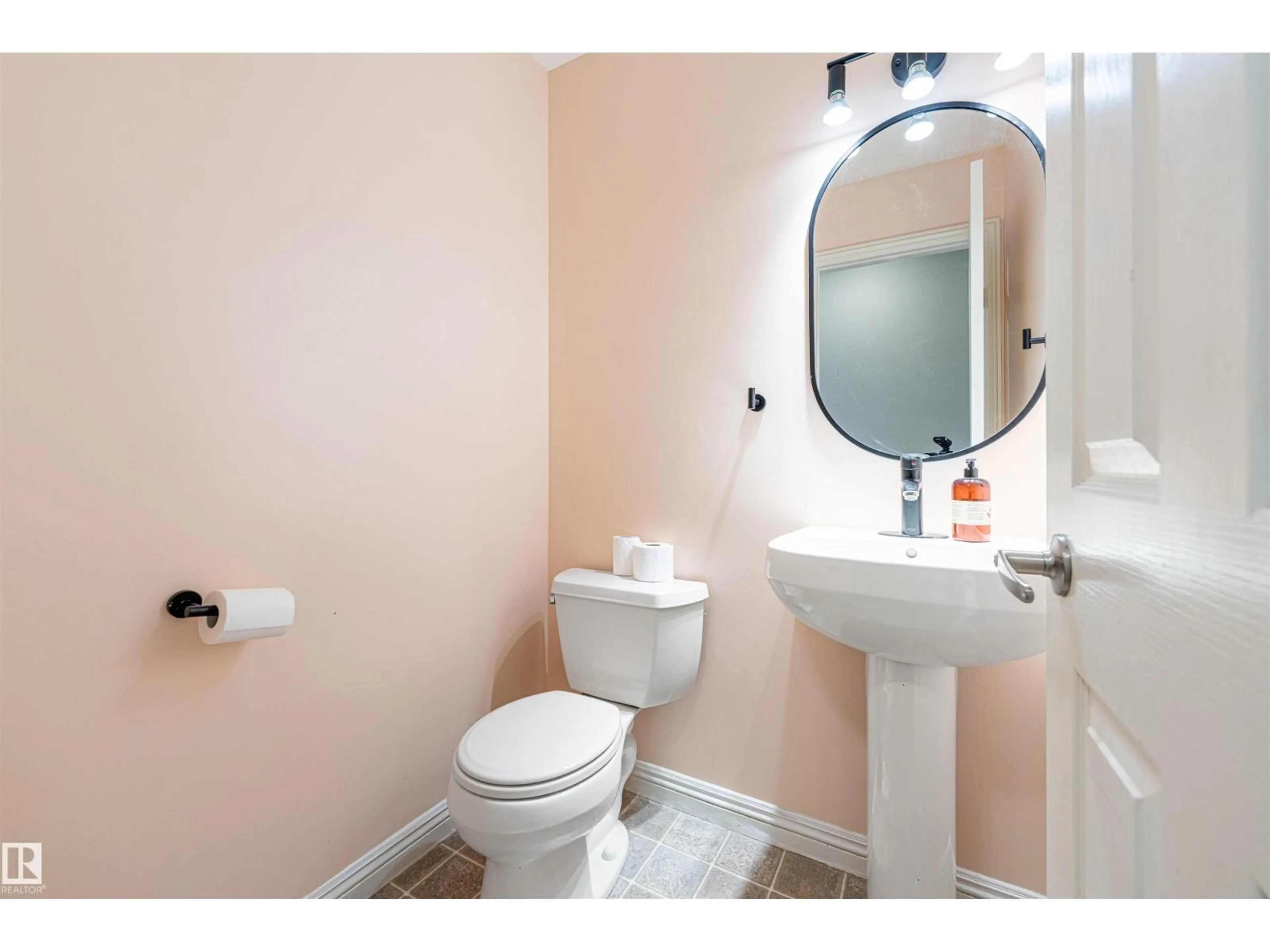 Standard bathroom, ceramic/tile floor for 13904 146 AV, Edmonton Alberta T6V1X9