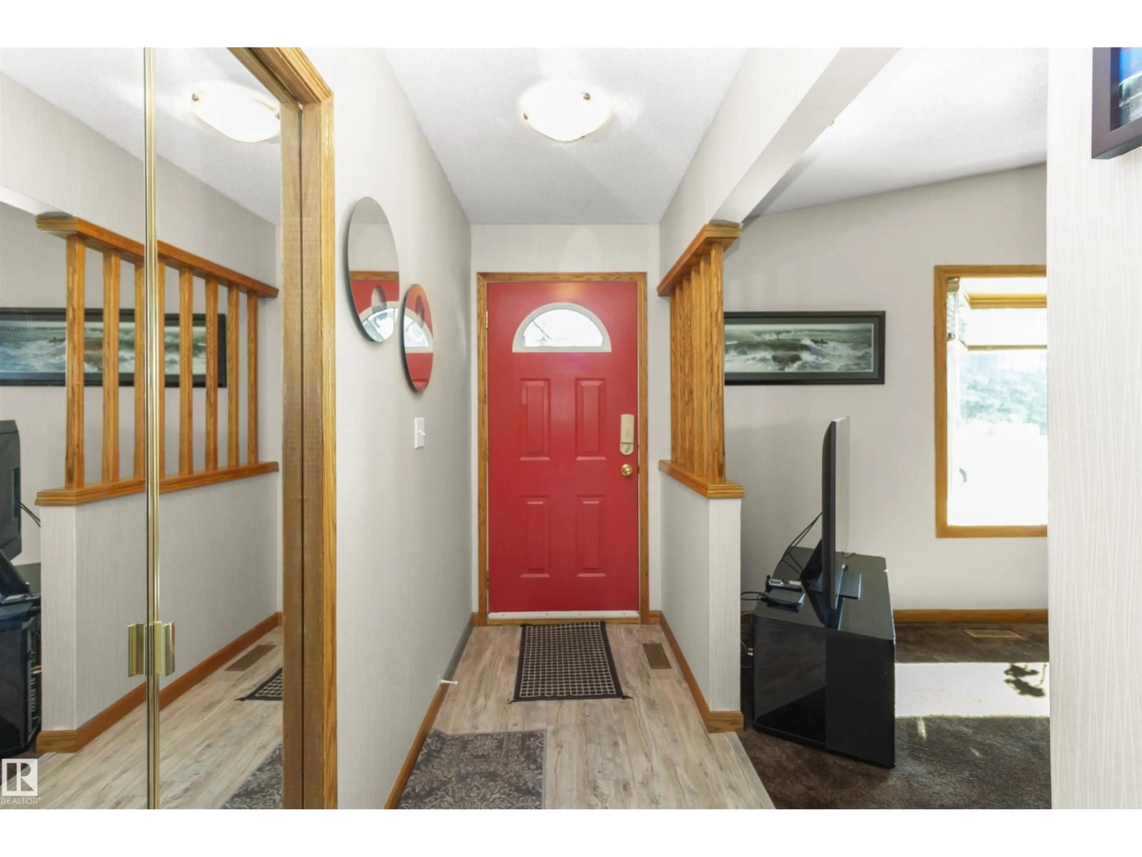 Indoor entryway for 6928 13 AV, Edmonton Alberta T6K3P7