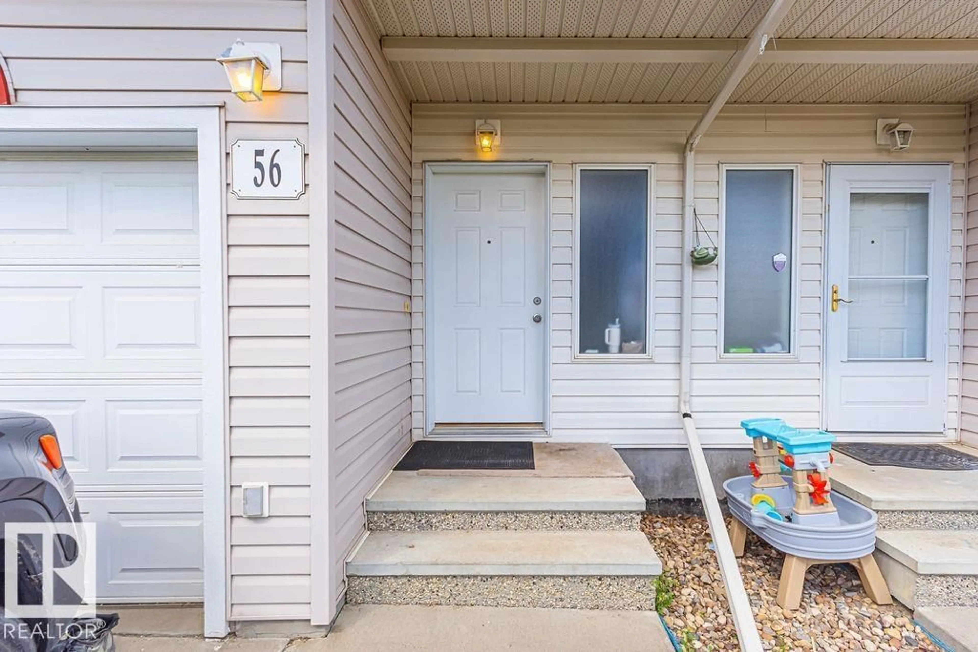 Indoor entryway for 451 - 56 HYNDMAN CR, Edmonton Alberta T5A5J3