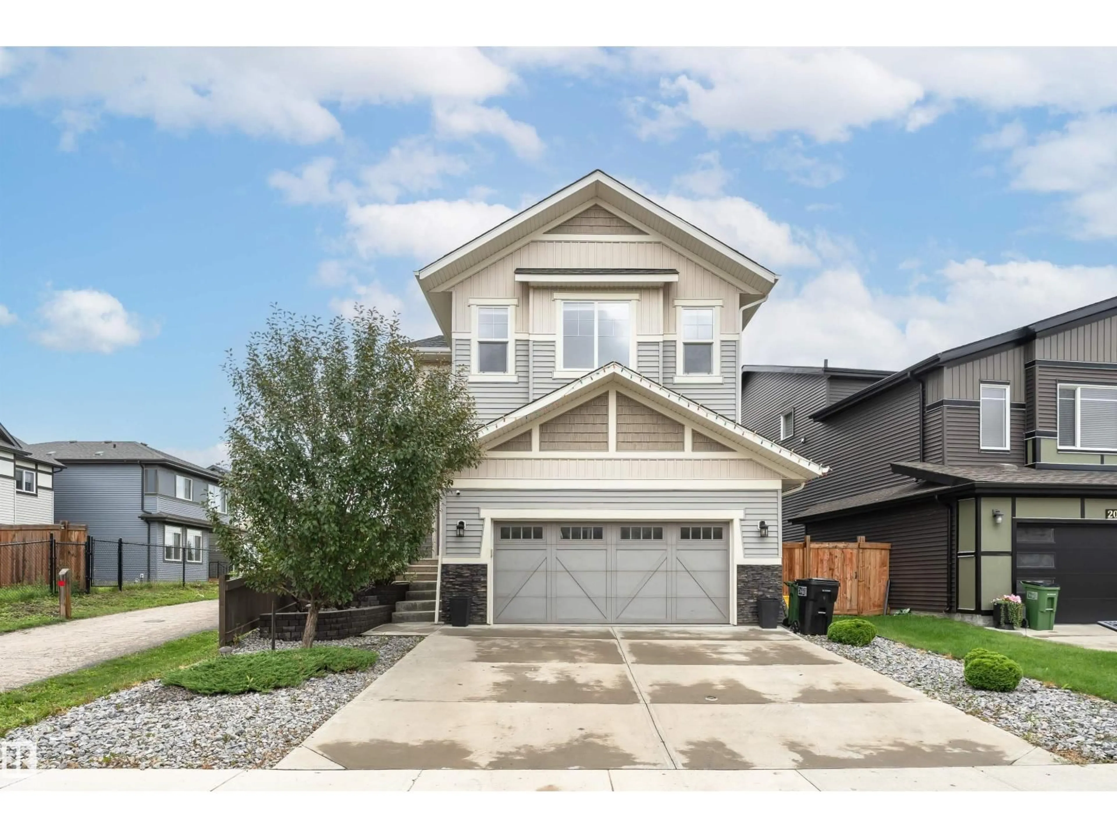 Home with vinyl exterior material, street for 2015 PRICE LANDING SW, Edmonton Alberta T6W3P8