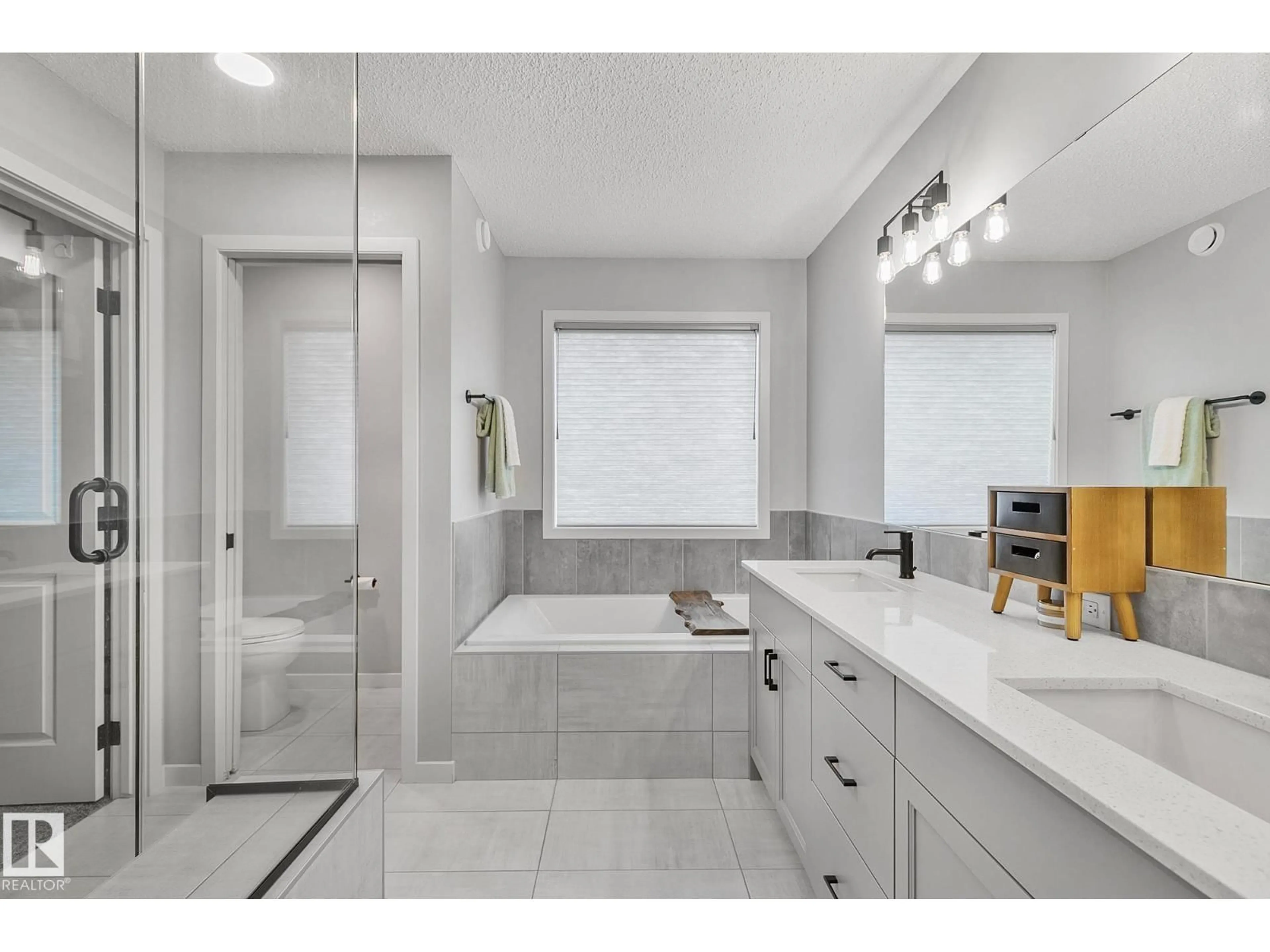 Contemporary bathroom, ceramic/tile floor for NW - 5740 175B AV, Edmonton Alberta T5W3V6