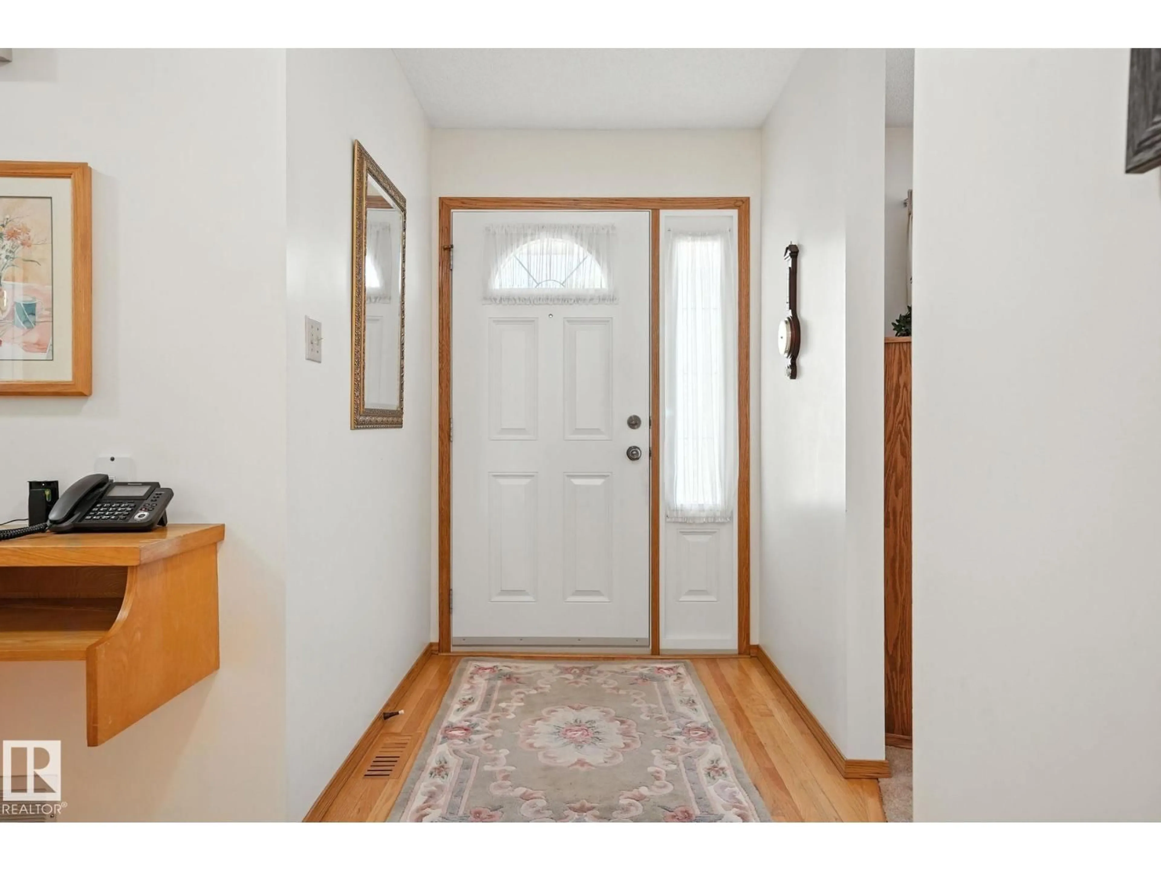 Indoor entryway for 138 HARRISON DR, Edmonton Alberta T5A2R4