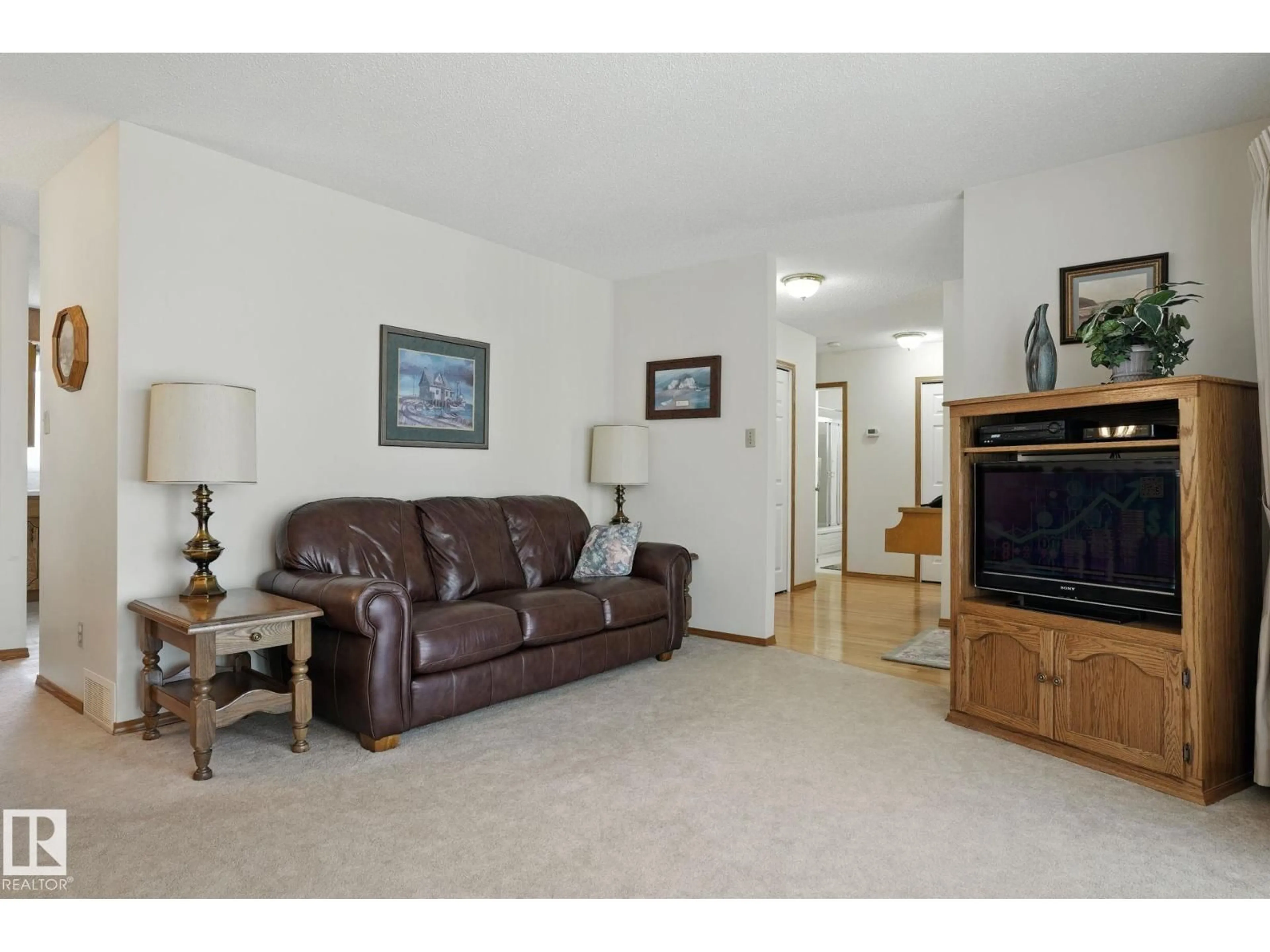 Living room with furniture, unknown for 138 HARRISON DR, Edmonton Alberta T5A2R4