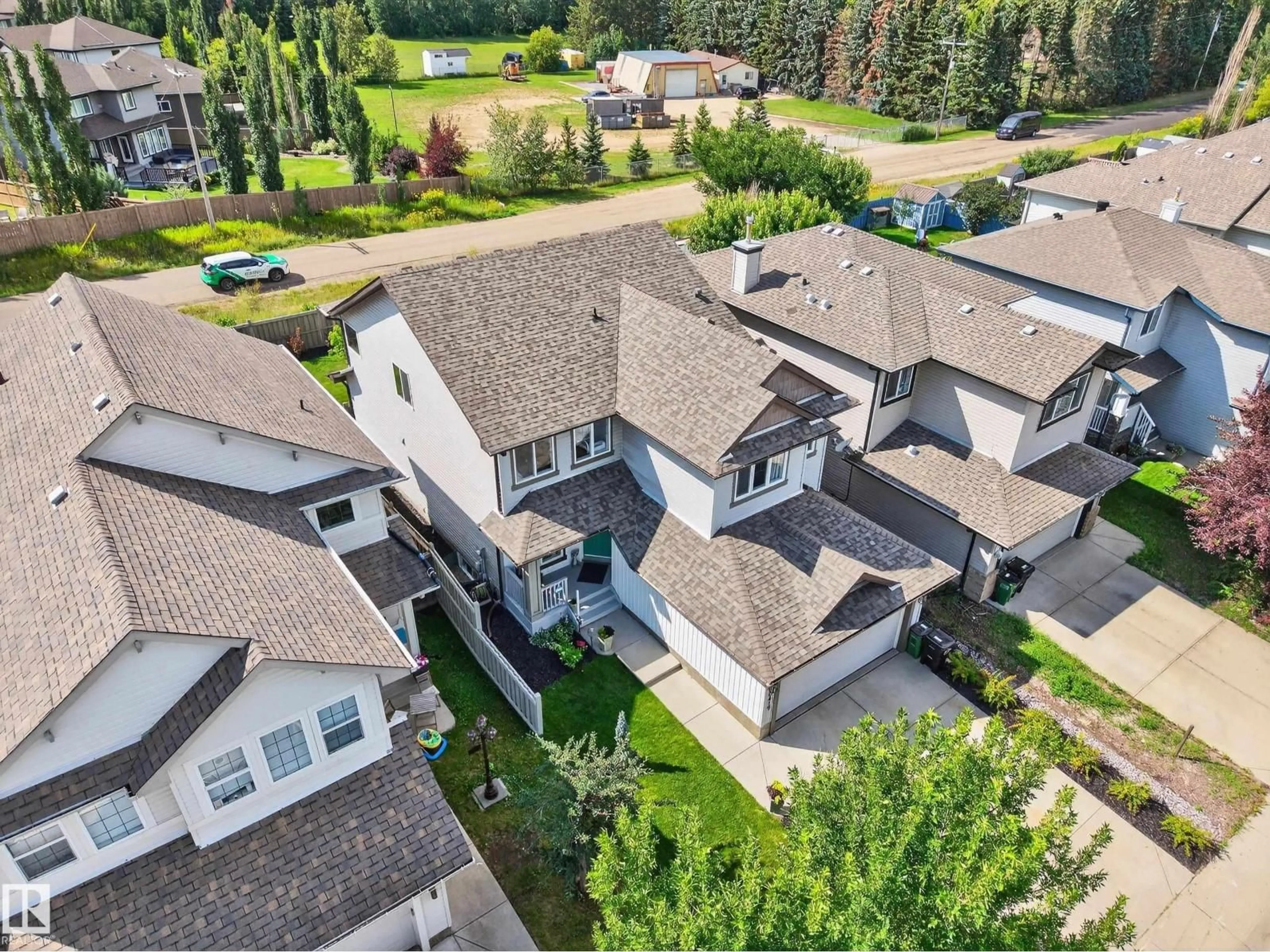 A pic from outside/outdoor area/front of a property/back of a property/a pic from drone, street for 20419 46 AV, Edmonton Alberta T6M0E3