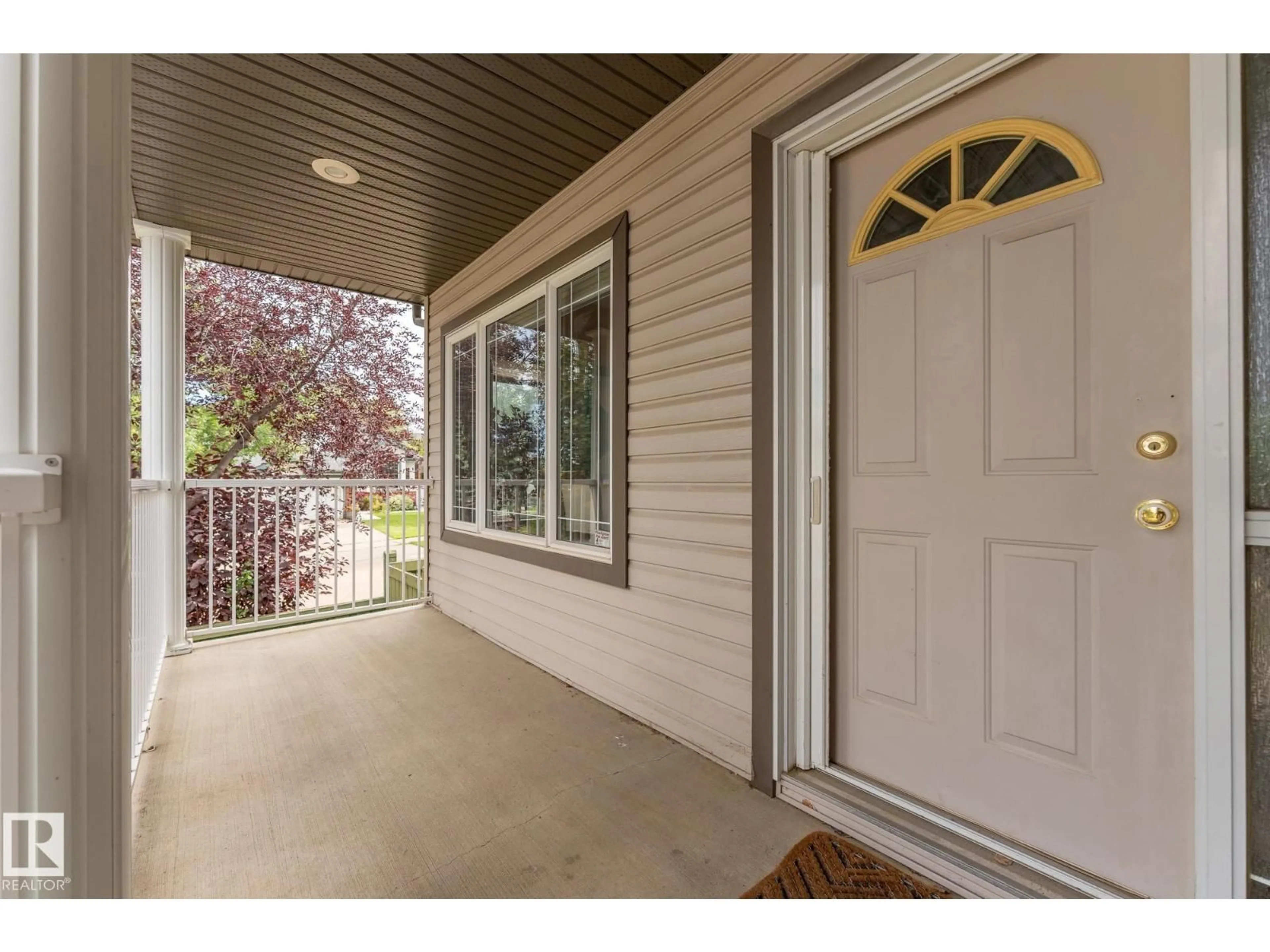 Indoor entryway for 336 HUNTERS RU, Edmonton Alberta T6R2N9