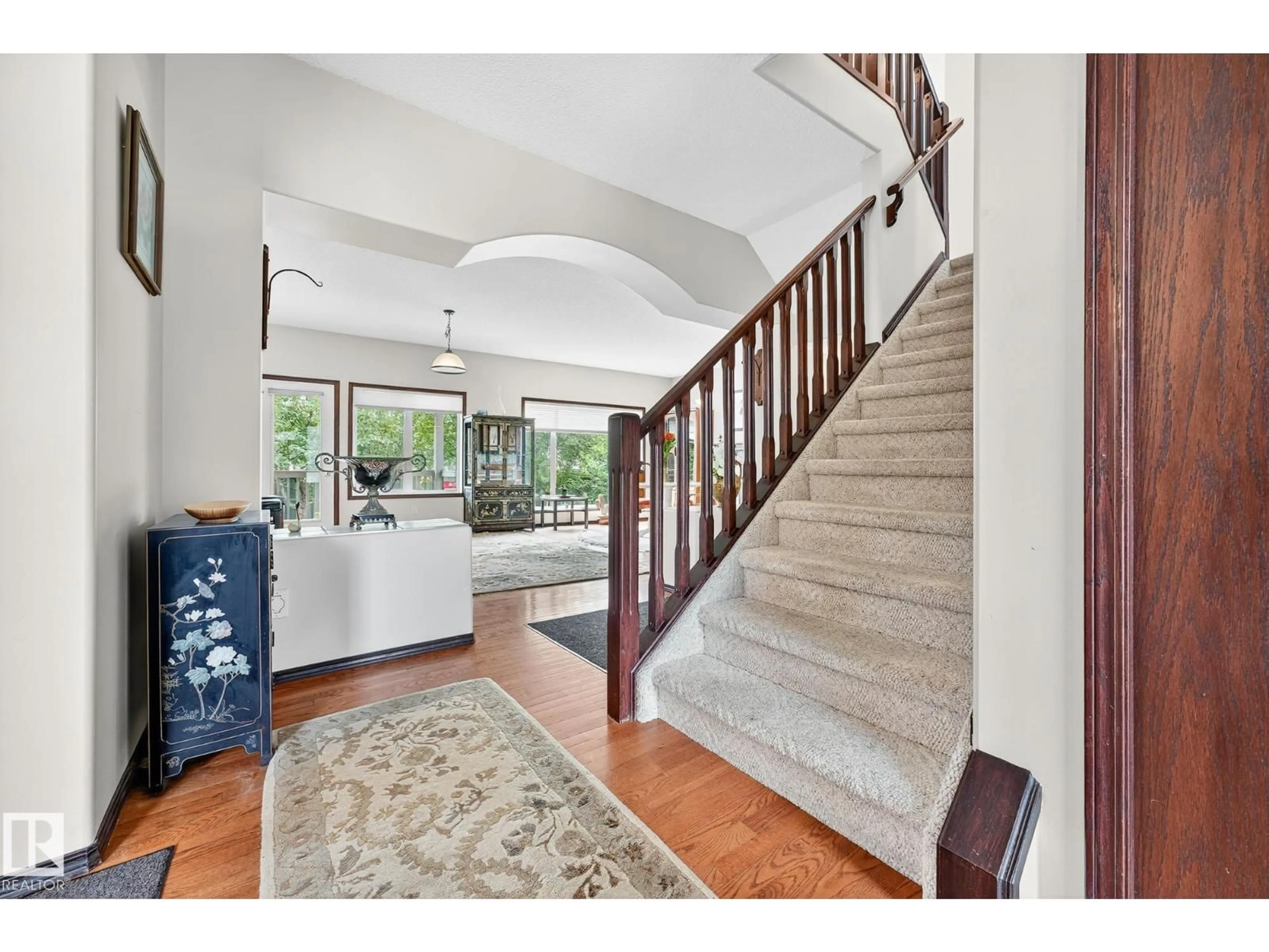 Indoor entryway for 336 HUNTERS RU, Edmonton Alberta T6R2N9